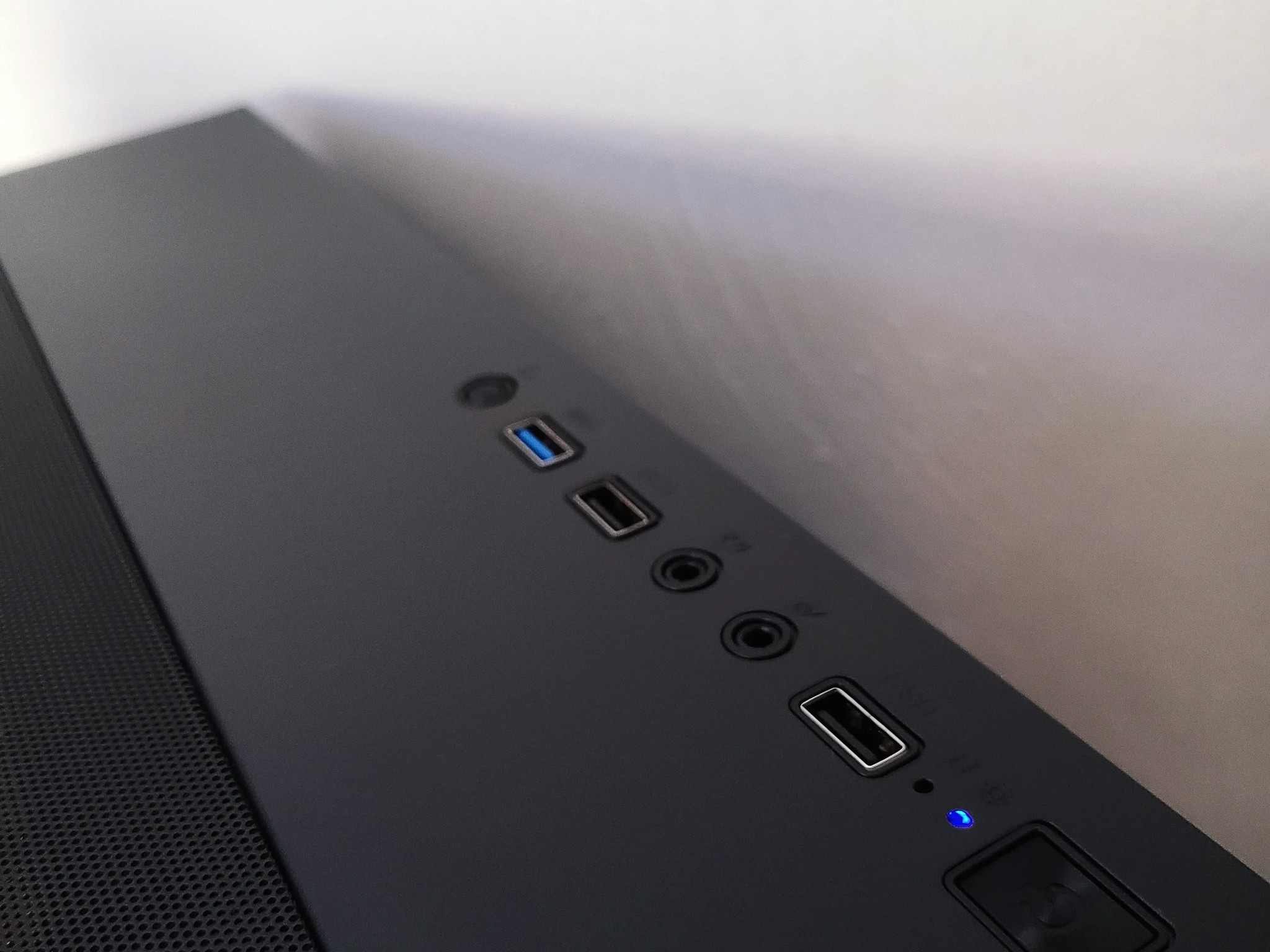 RTX 3060 TI / Ryzen 5 3600 / 32GB RAM ⬛ Midnight Hue ⬛