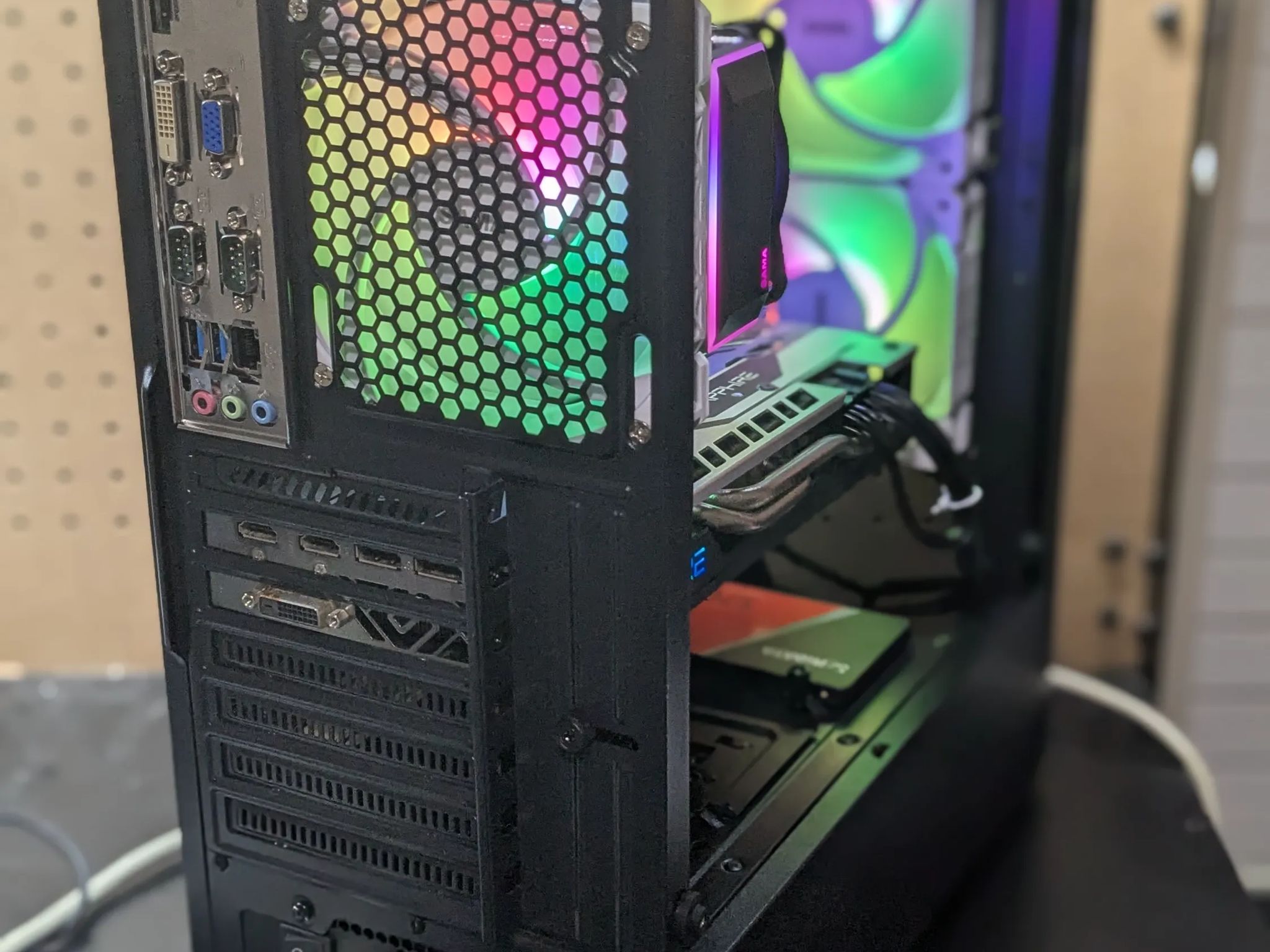 100 FPS Fortnite | 180 Day Warranty | i5-4590 , 16GB RAM, 480GB SSD, RX 570 4GB, RGB, Wifi, Win10