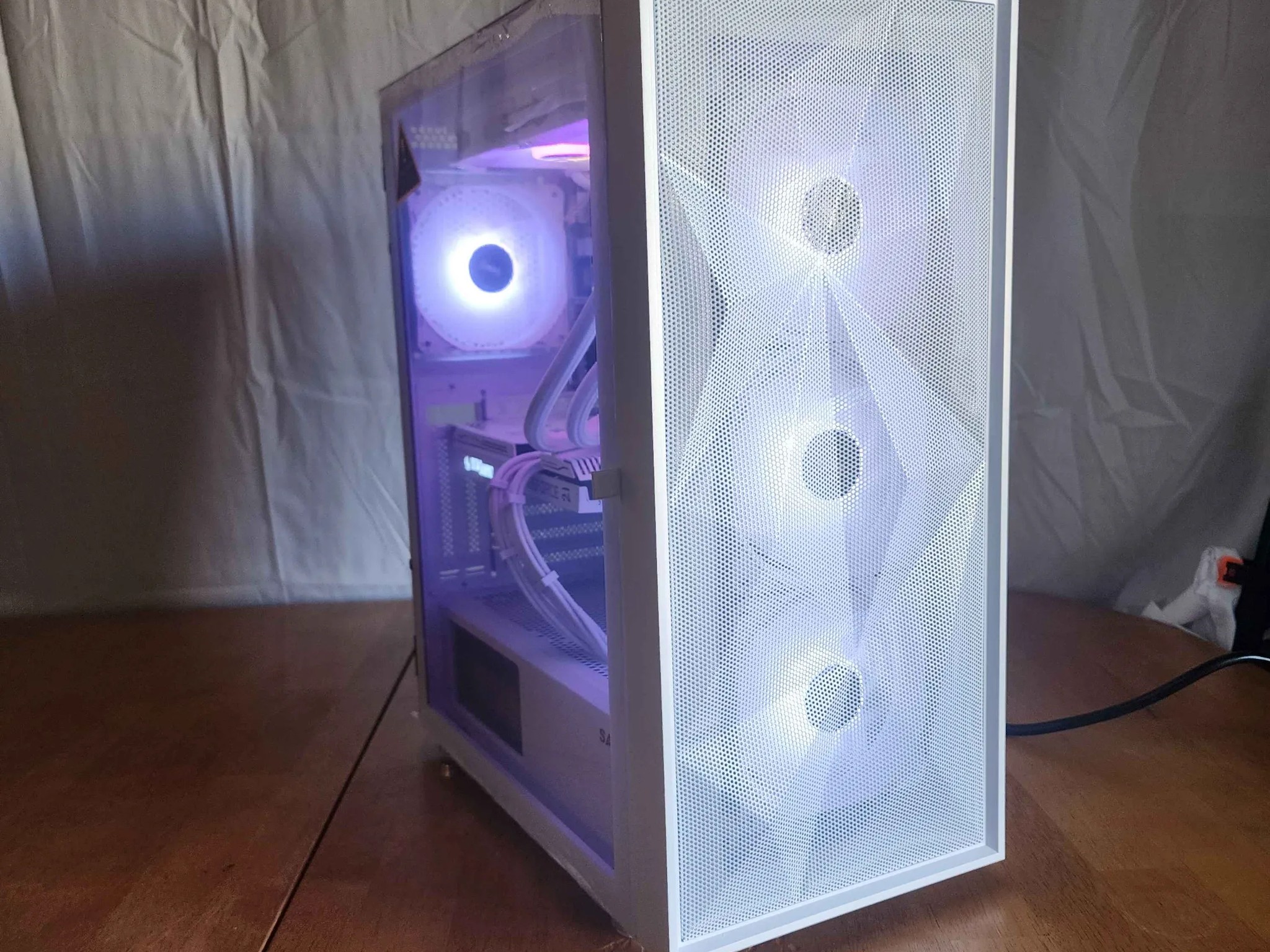 Aurora Frost ❄️✨ | Ryzen 7600x | Nvidia 3060 White | 32gb Ram | 1TB NVME 🎄🎁NEW YEARS SALE🎄🎁