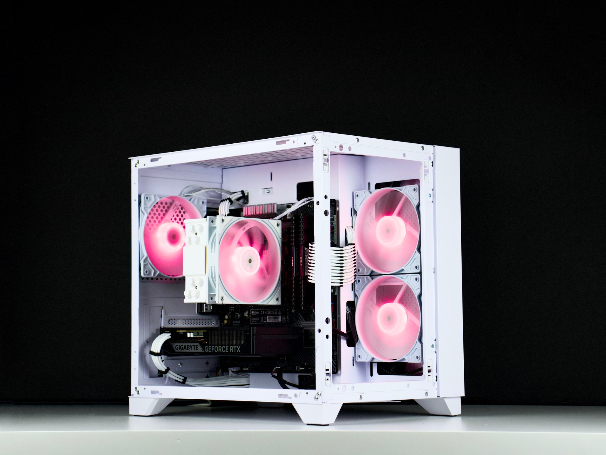 🧊❄️🧊 White Gaming PC – RTX 5060 , Ryzen 5 5600X, 32GB RAM, 1TB SSD - WiFi, BlueTooth 🧊❄️🧊