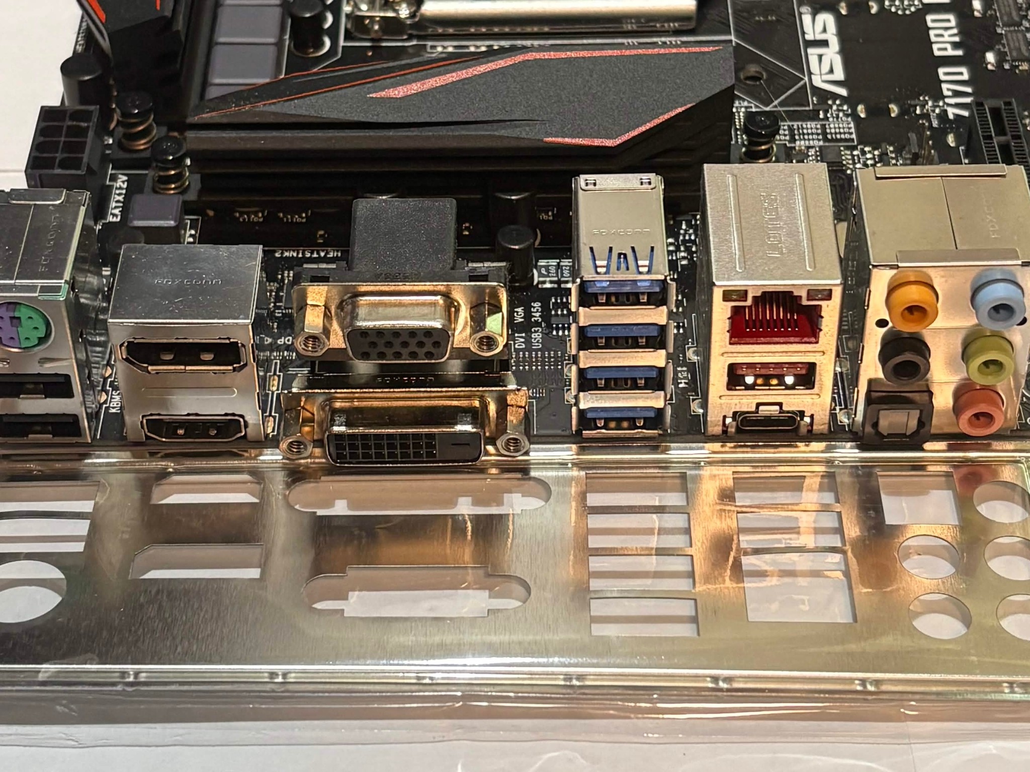 ASUS Z170 PRO GAMING + i7-6700K + メモリ ASUS Z170 Pro Gaming LGA1151 ATX Motherboard | DDR4 | M.2 | Fully