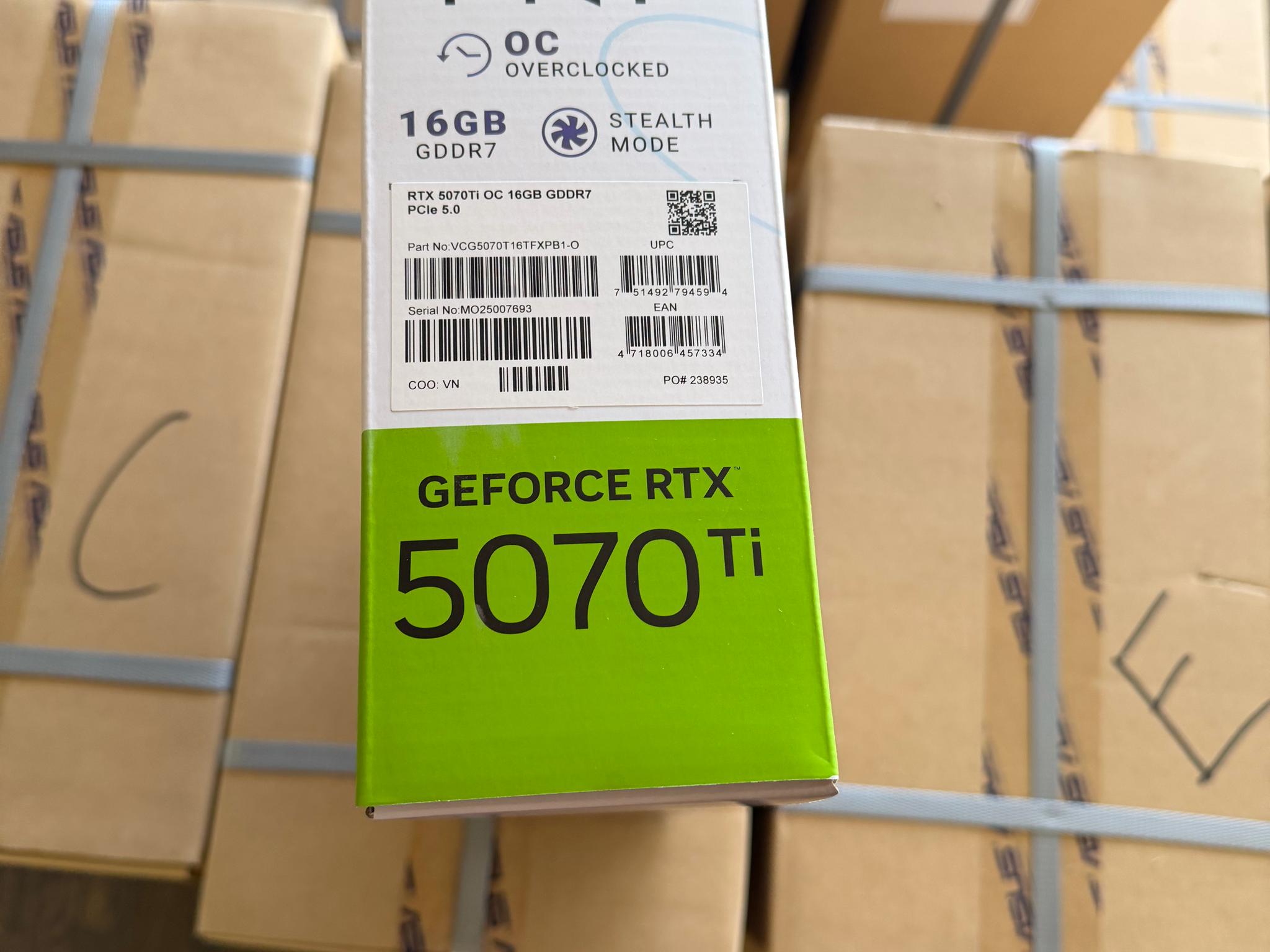 PNY GeForce RTX 5070 Ti OC - VCG5070T16TFXPB1-O