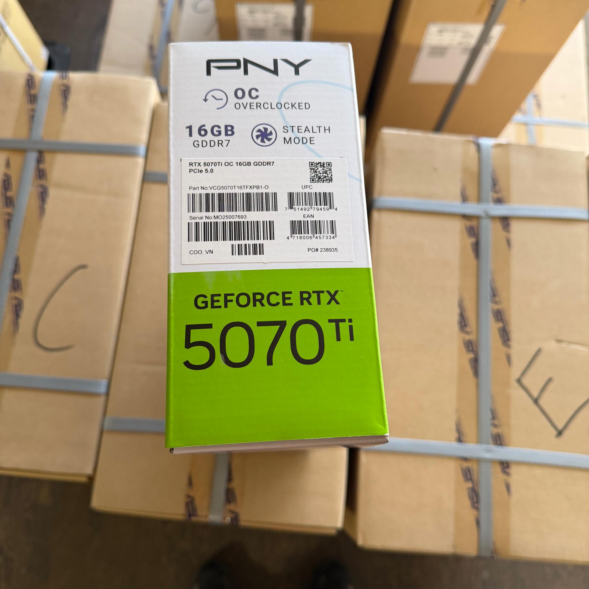 PNY GeForce RTX 5070 Ti OC - VCG5070T16TFXPB1-O