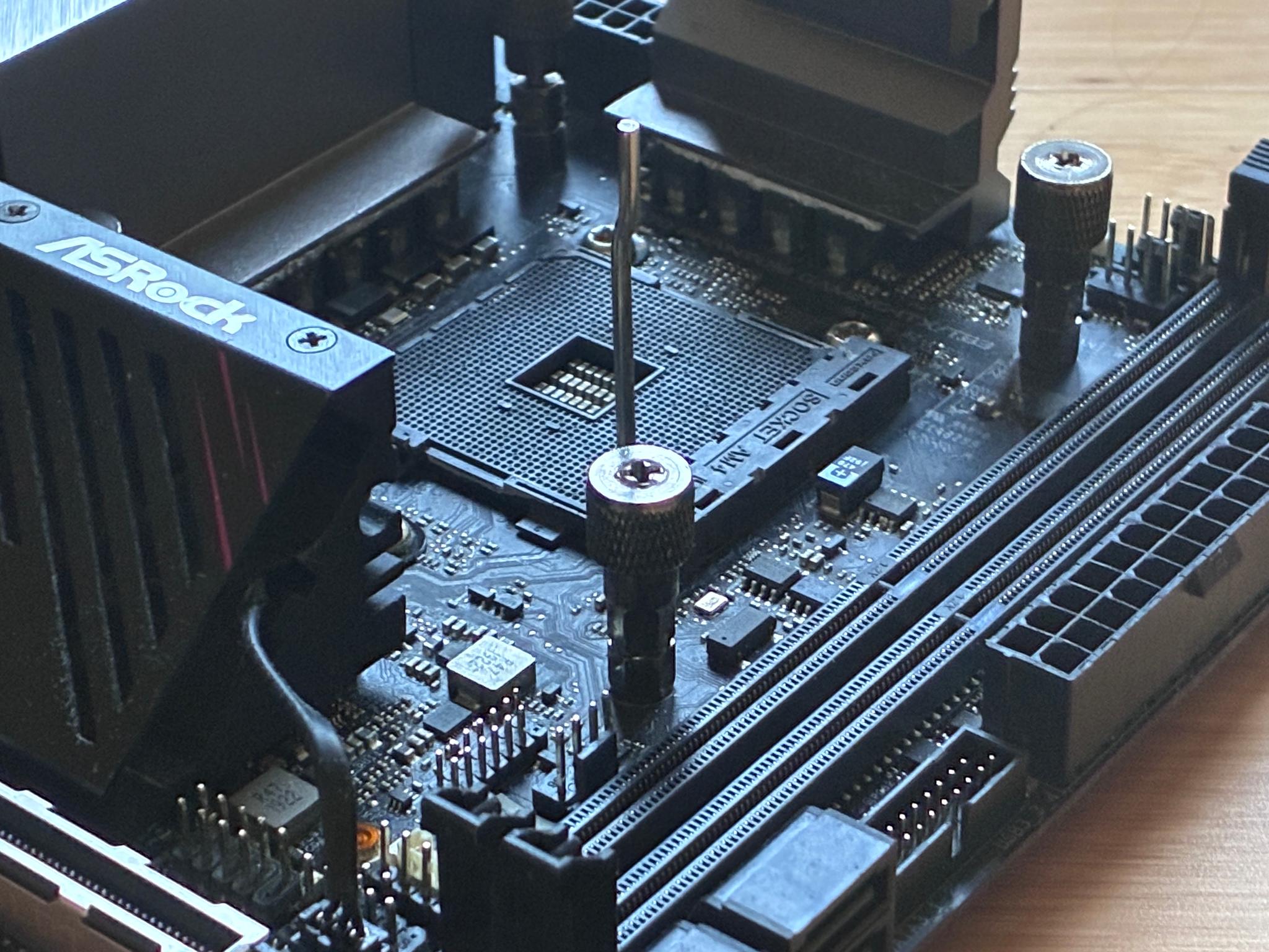 ASRock X570 Phantom Gaming-ITX/TB3 - Image 3
