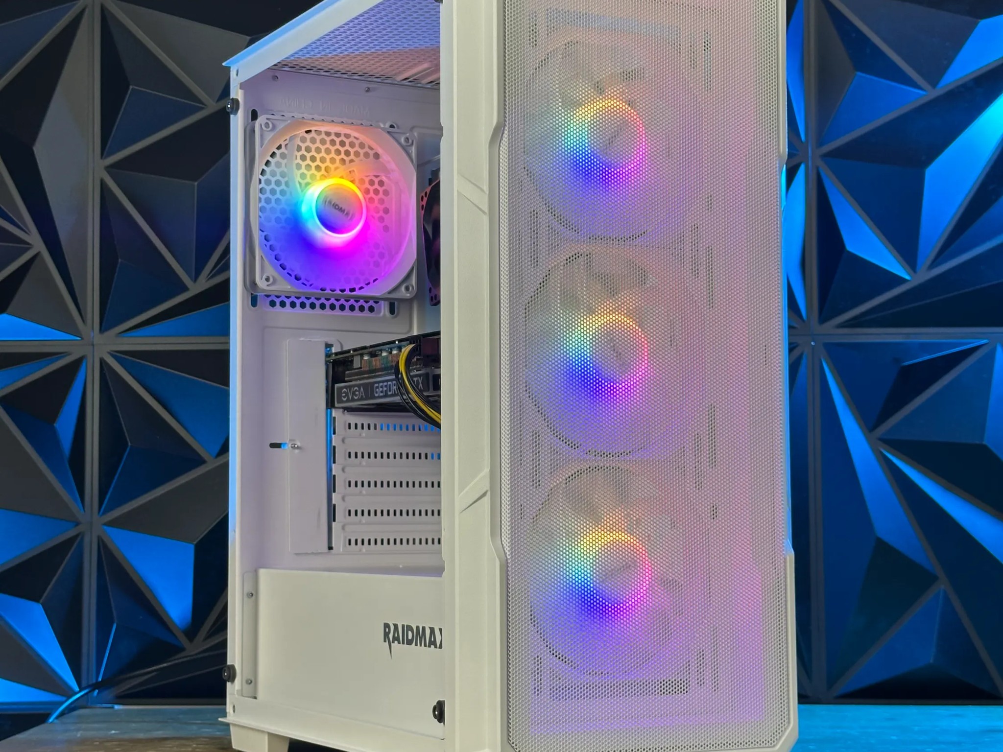 ❄️ Frostmax ❄️ Custom Gaming PC - Intel i7 4th gen, Nvidia GTX 1660 Super 6gb, 32GB RAM, SSD+1TB W11