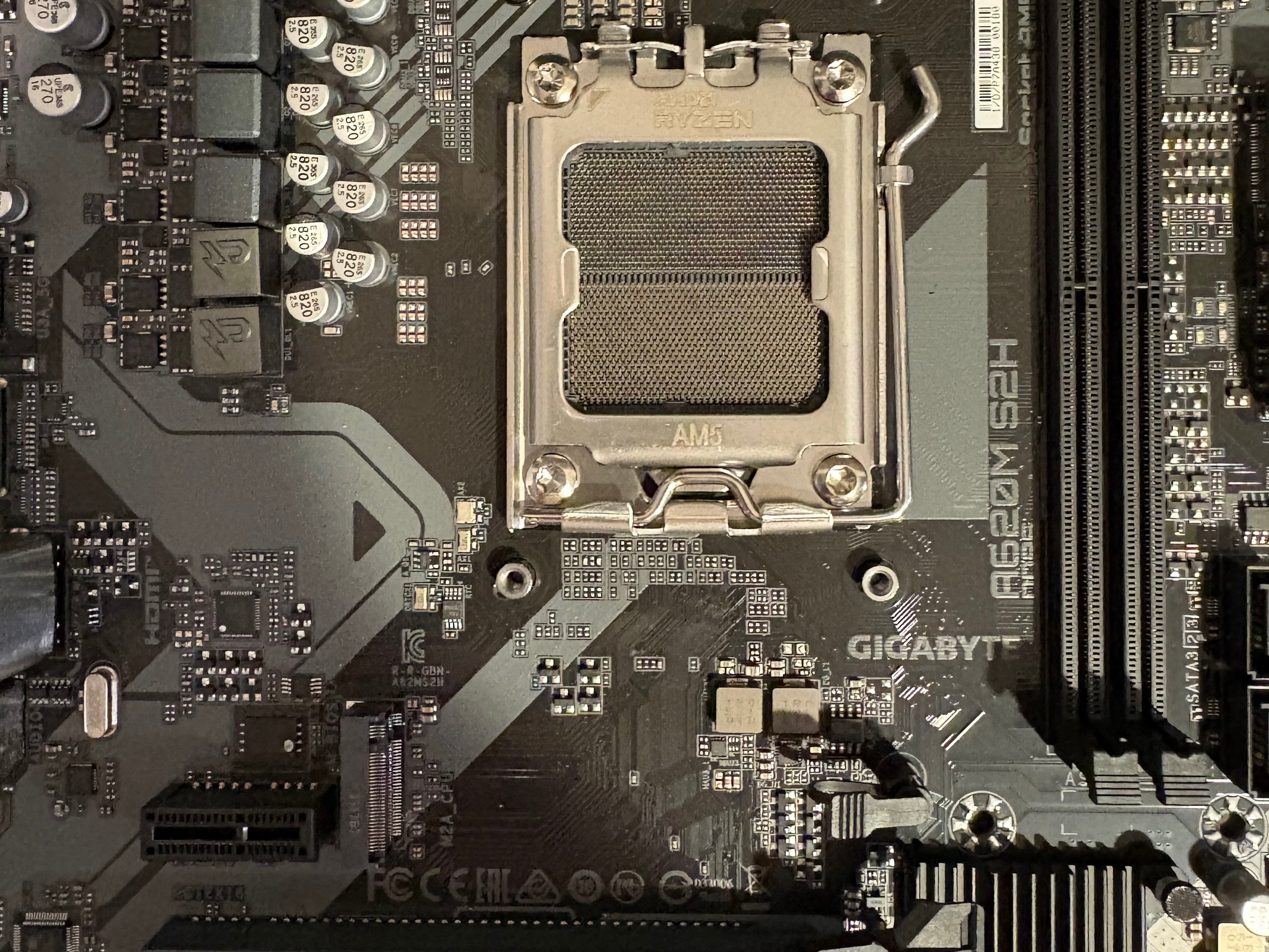 Gigabyte A620M S2H AM5 Socket (LGA 1718)