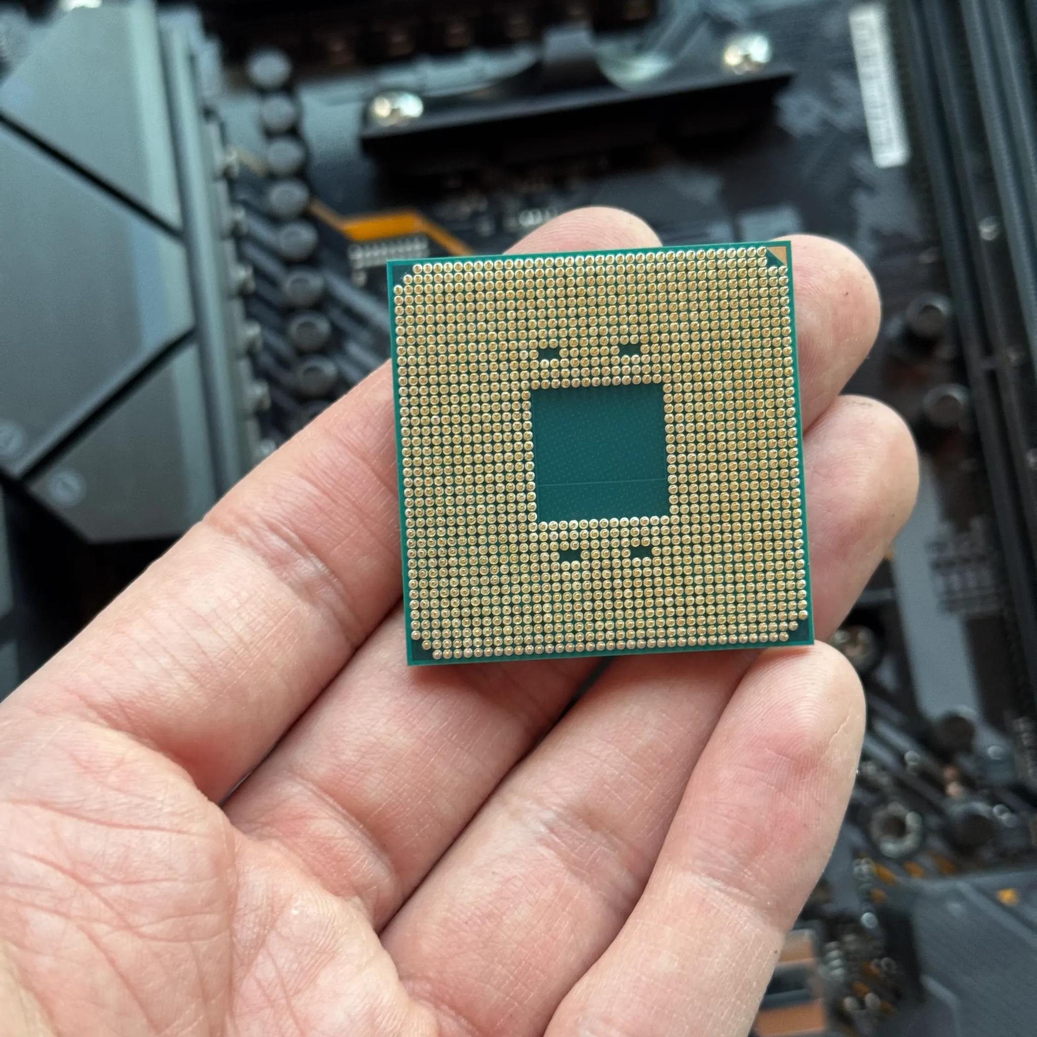AMD Ryzen 7 3700X and ASUS TUF GAMING X570-PLUS (WI-FI)
