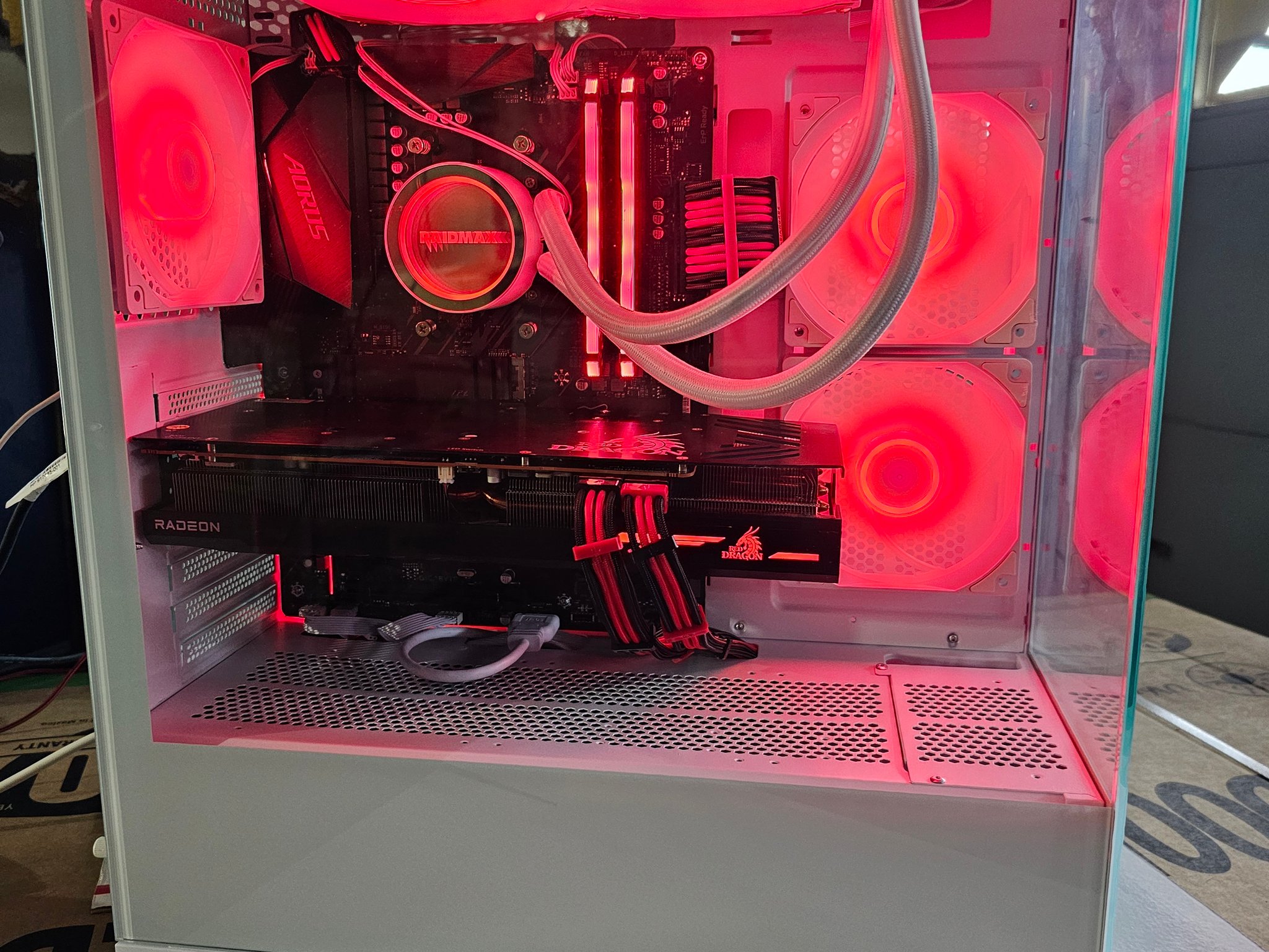 White Gaming PC | Ryzen 9 5900X | 32GB RAM | RX 6800XT 16GB | 1TB | Windows 11 Pro |