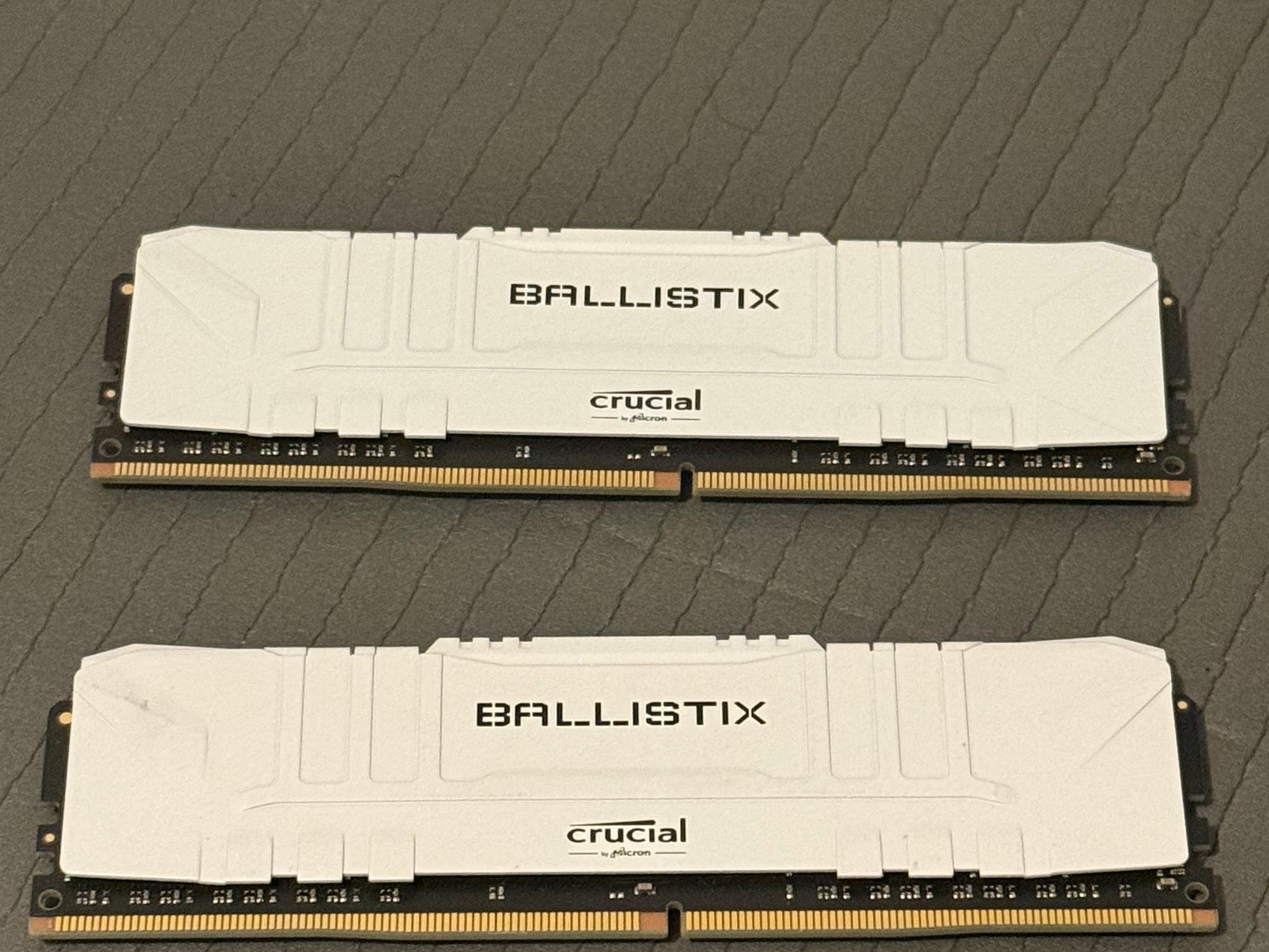 Crucial Ballistix 16GB DDR4-3200 (2x8GB)