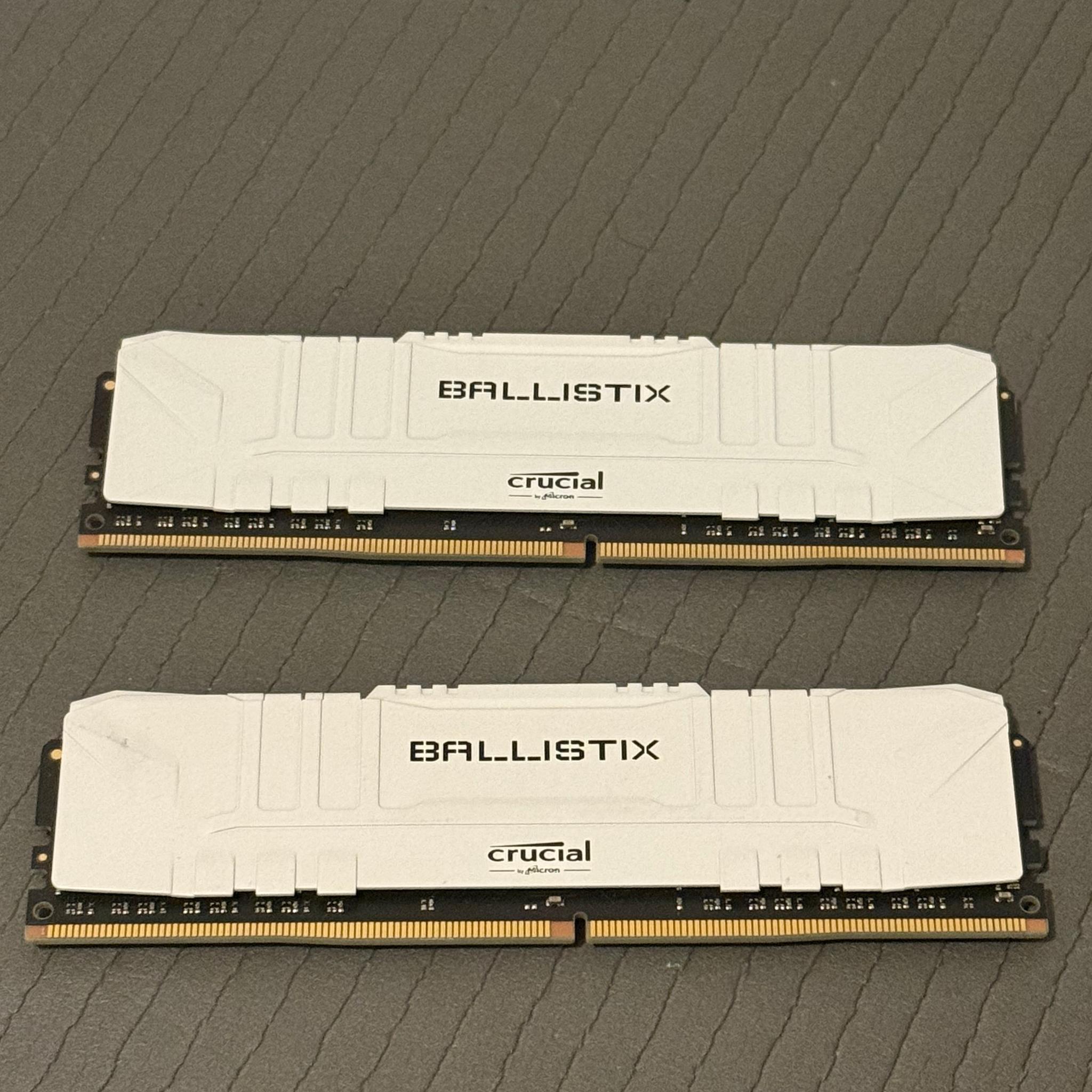 Crucial Ballistix 16GB DDR4-3200 (2x8GB)