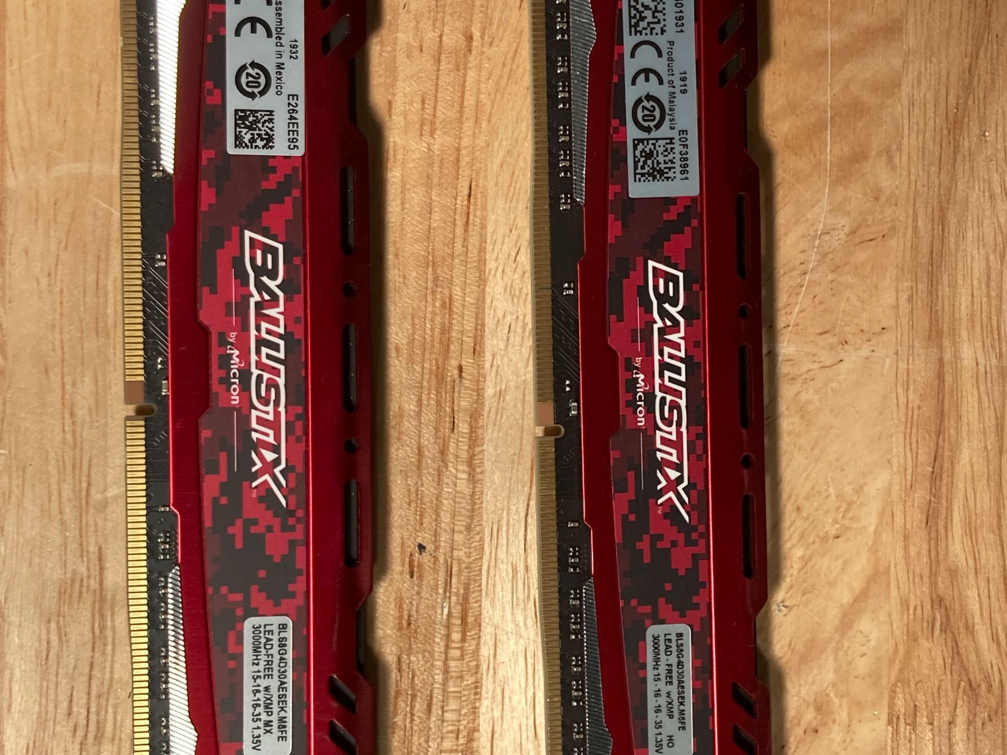 Ryzen 7 3700x, Asrock B550 Velocita, 2x8GB 3000mhz CL15 Crucial Ballistix Sport LT Red