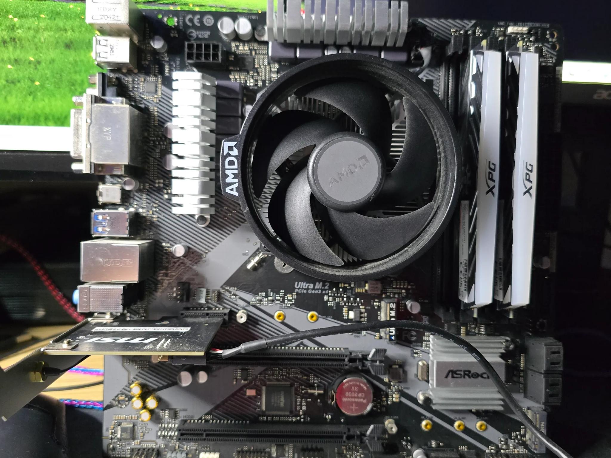 Ryzen 5 3600/ ASRock B450m Pro / 16gb 3200mhz Ram / 750W PSU / WiFi Card