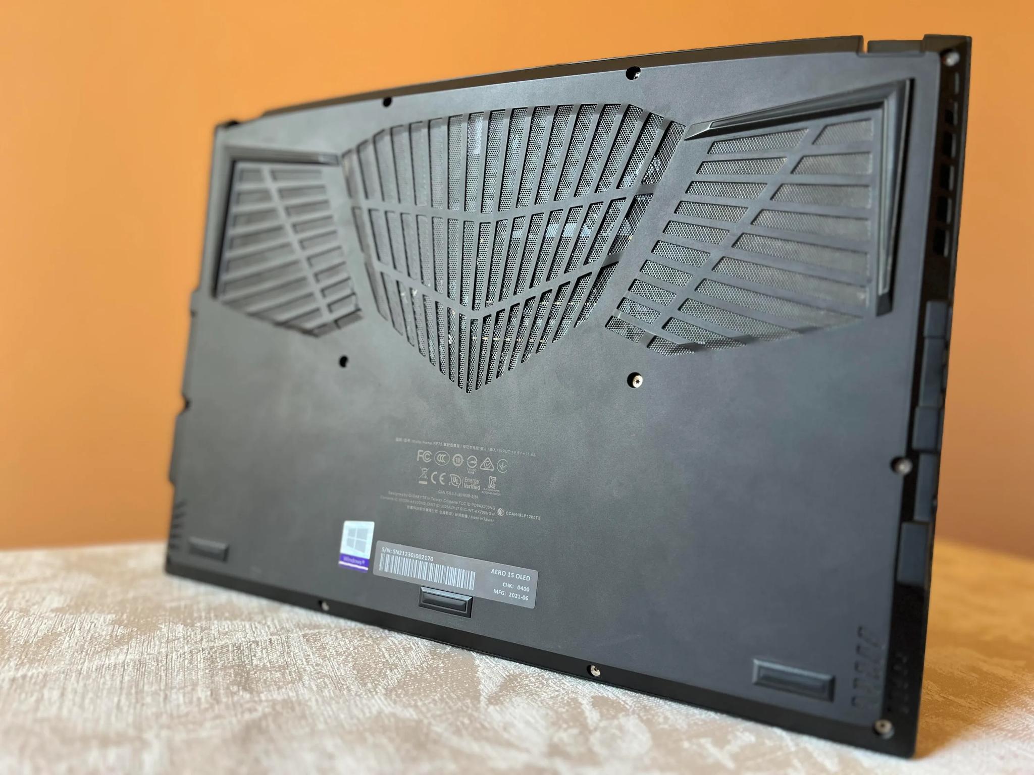 Gigabyte Aero 15, i7 11800h, RTX 3080, 32 GB Ram, 4k OLED