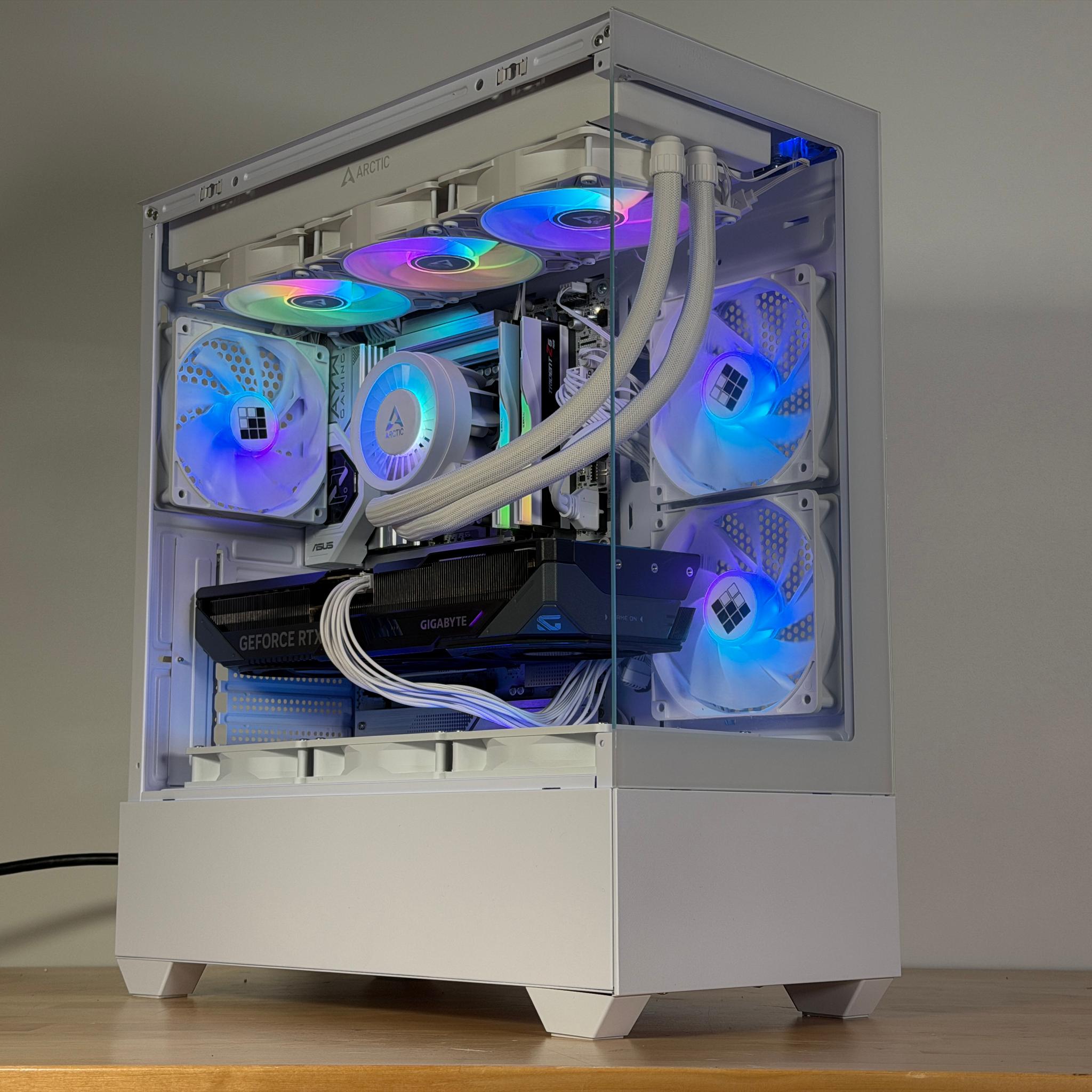 RTX 5070 Intel Core Ultra 7 265k Gaming PC