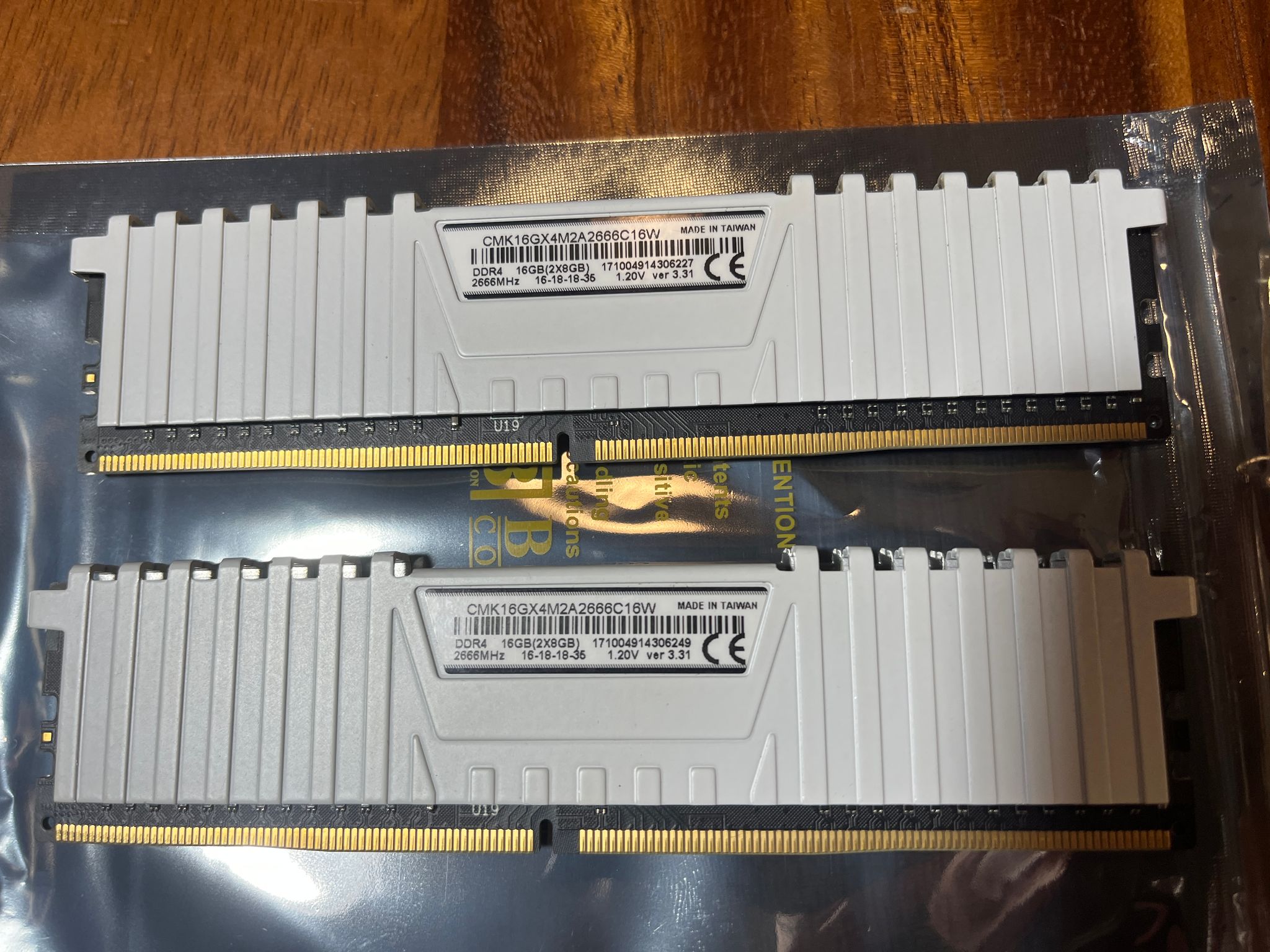 Corsair Vengeance LPX 16GB (2 x 8GB) 2666MHz DDR4 RAM | CMK16GX4M2A2666C16W