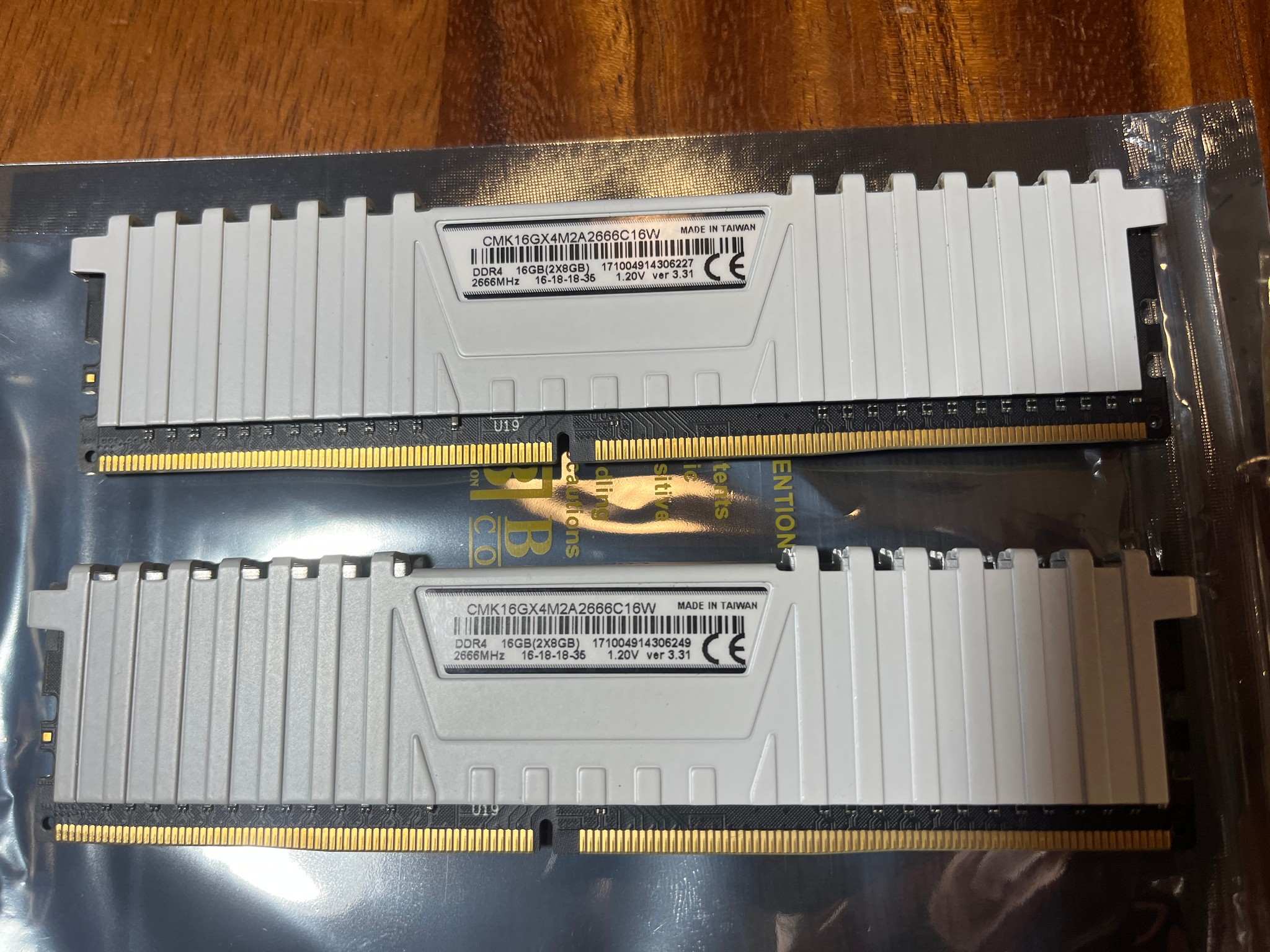 Corsair Vengeance LPX 16GB (2 x 8GB) 2666MHz DDR4 RAM | CMK16GX4M2A2666C16W