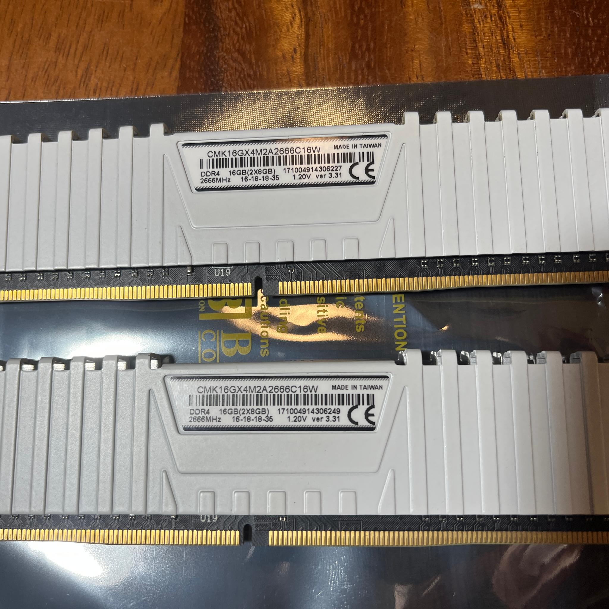 Corsair Vengeance LPX 16GB (2 x 8GB) 2666MHz DDR4 RAM | CMK16GX4M2A2666C16W