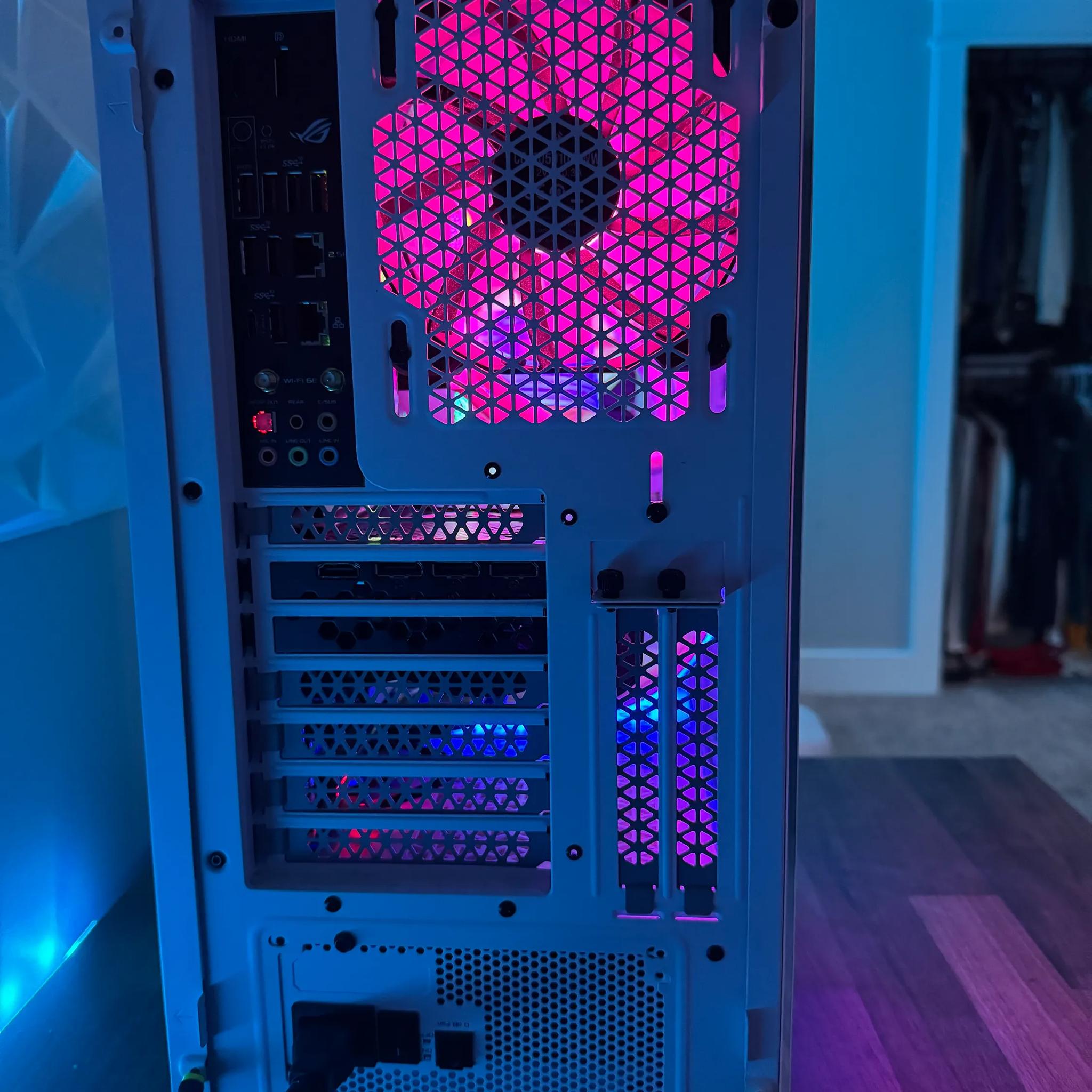 High-End Custom Gaming PC – RTX 3080 Ti | Ryzen 7 5800X | 240+ FPS