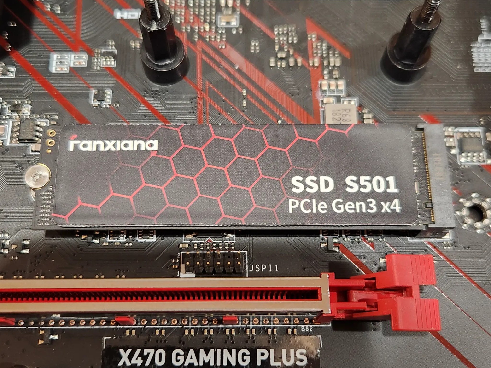 MSI X470 Gaming Plus, Ryzen 7 2700, 16GB DDR4, 256GB M.2