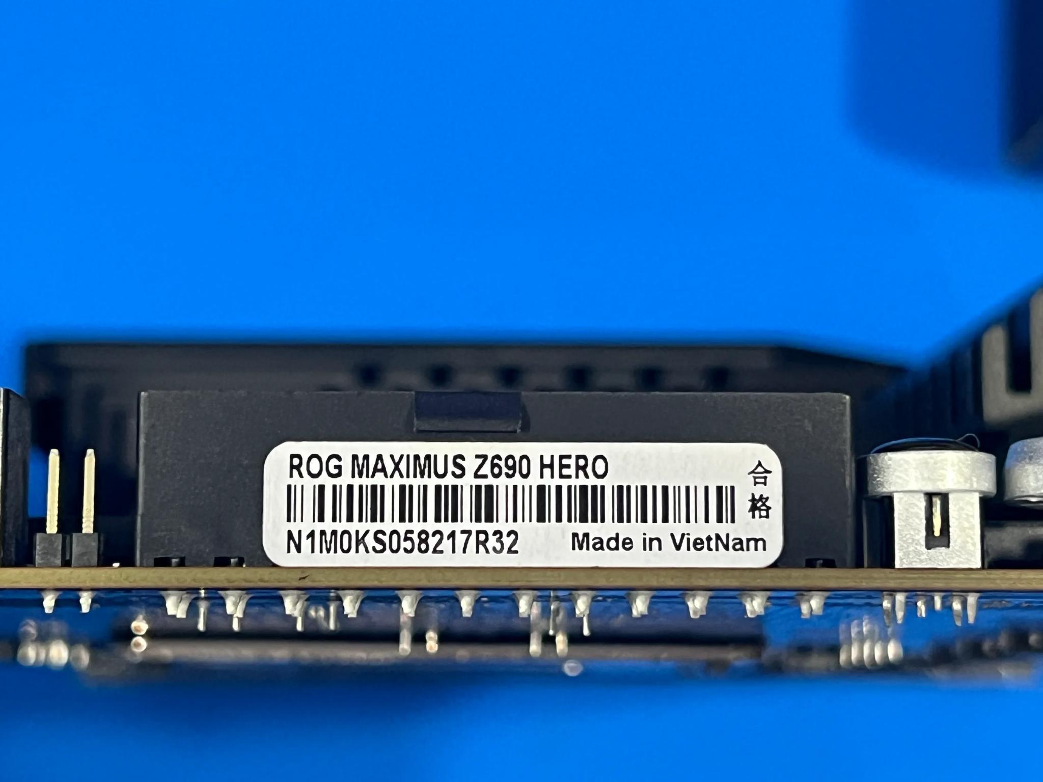 INTEL CORE i9 13900K With ASUS ROG MAXIMUS Z690 HERO and INTEL CONTACT FRAME