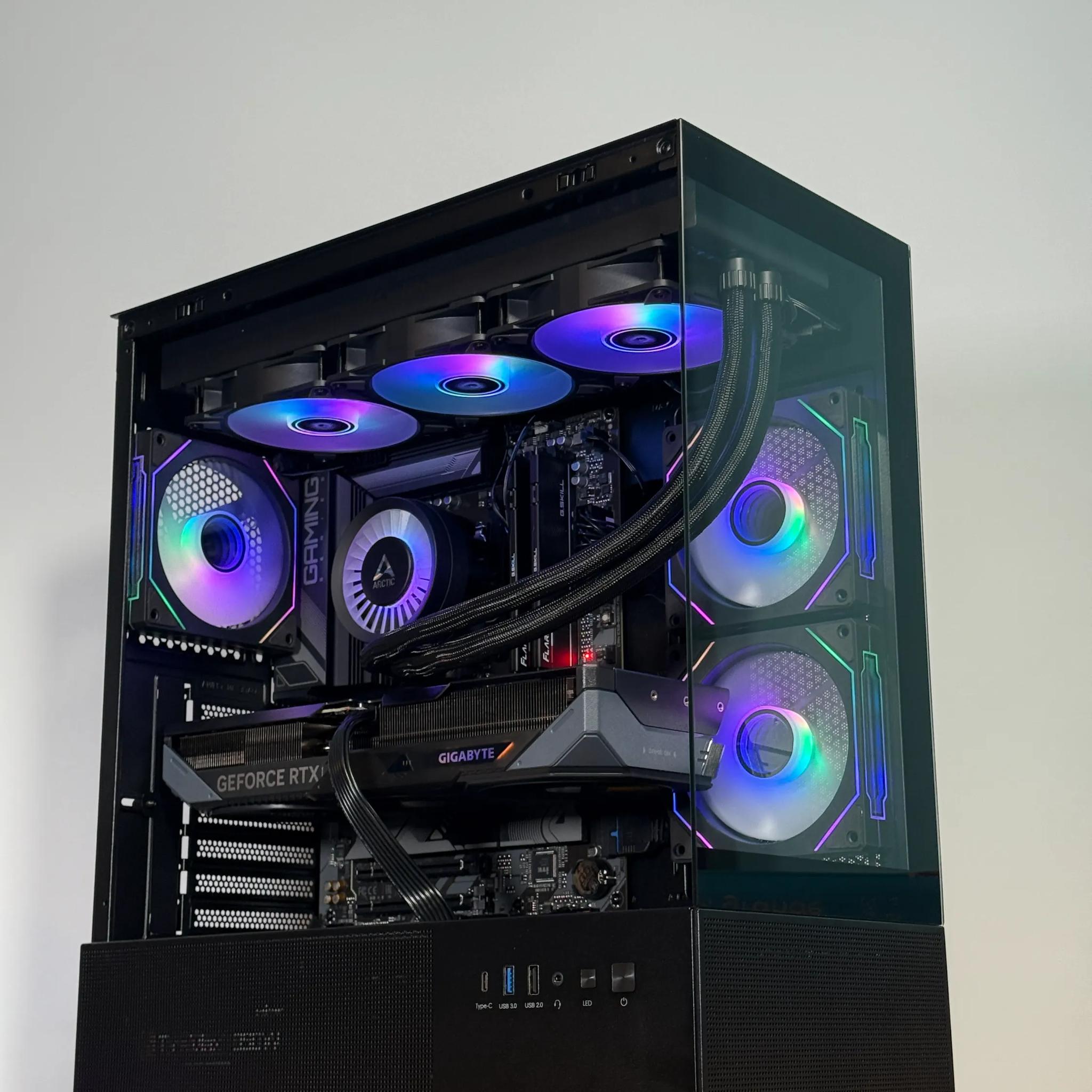Ryzen 7 7800x3d RTX 5070 Gaming PC
