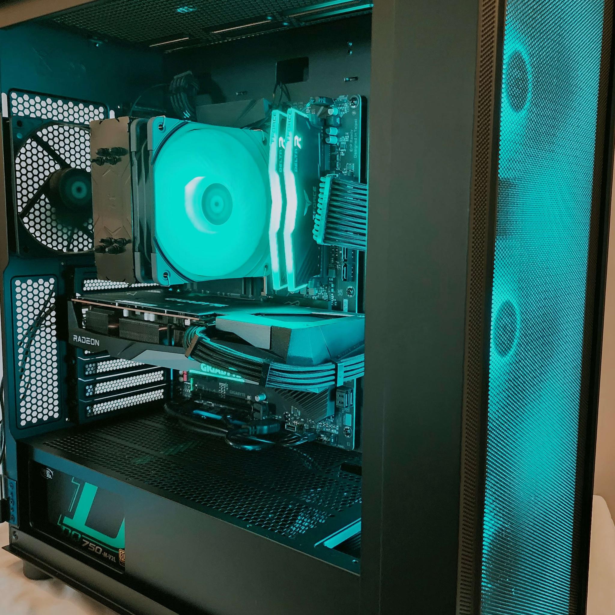 "Dynamic" Gaming PC R5 5600x w/ Gigabyte RX 6650XT | 16GB RAM | 1TB Gen4