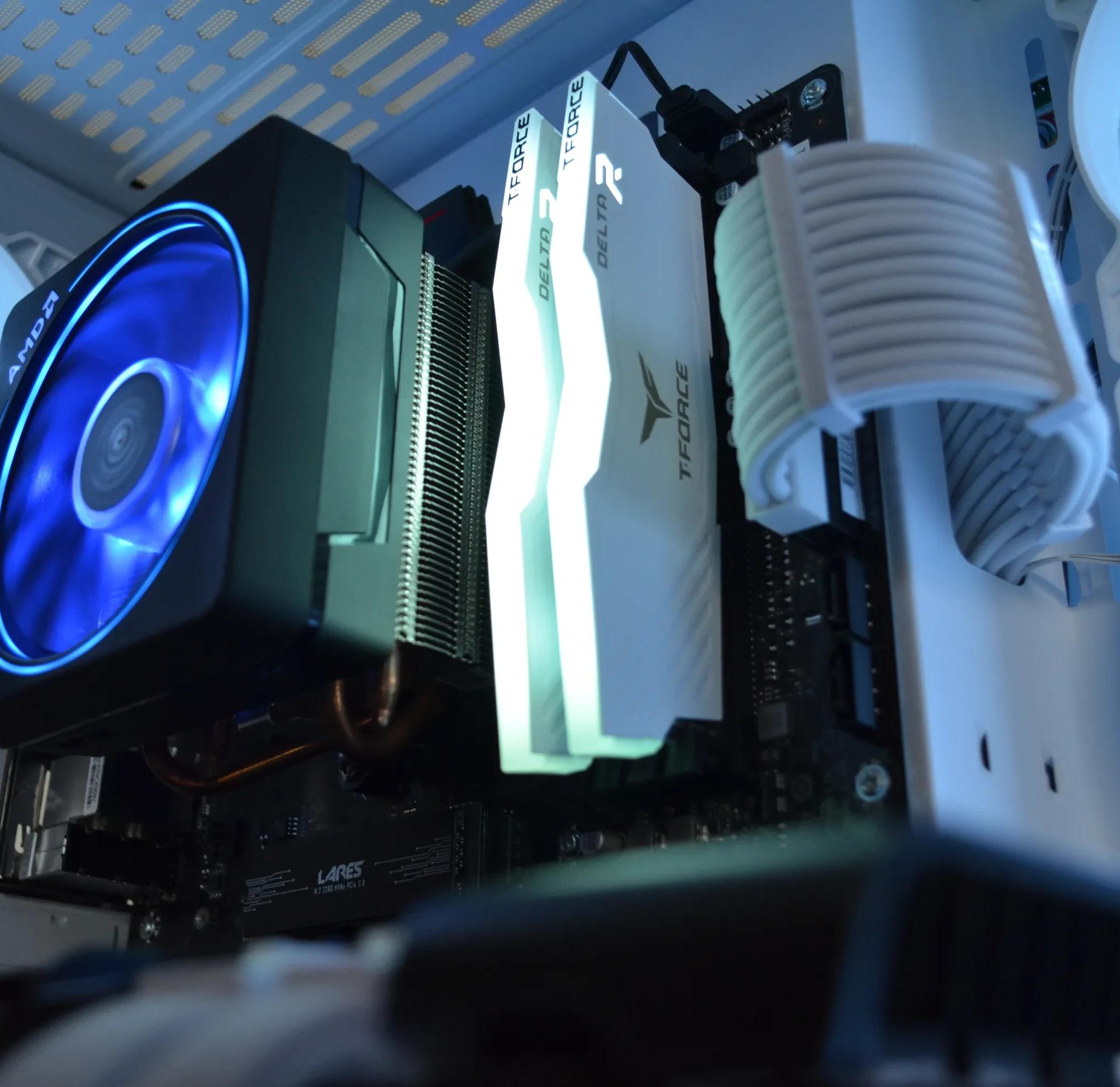 ❄️FrostBite V2🧊- Ryzen 7 CPU | RX 5700 XT, (RTX 3060 equivelent) | 1tb NVMe | WiFi 🧊