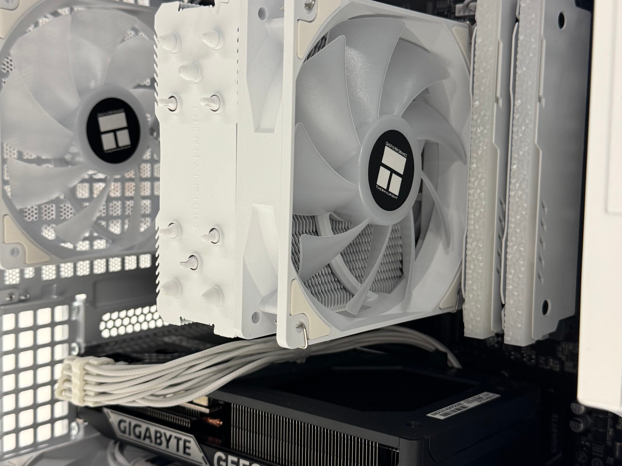 'ALL NEW PARTS' PC with AMD RYZEN 7 5700X & RTX 5060