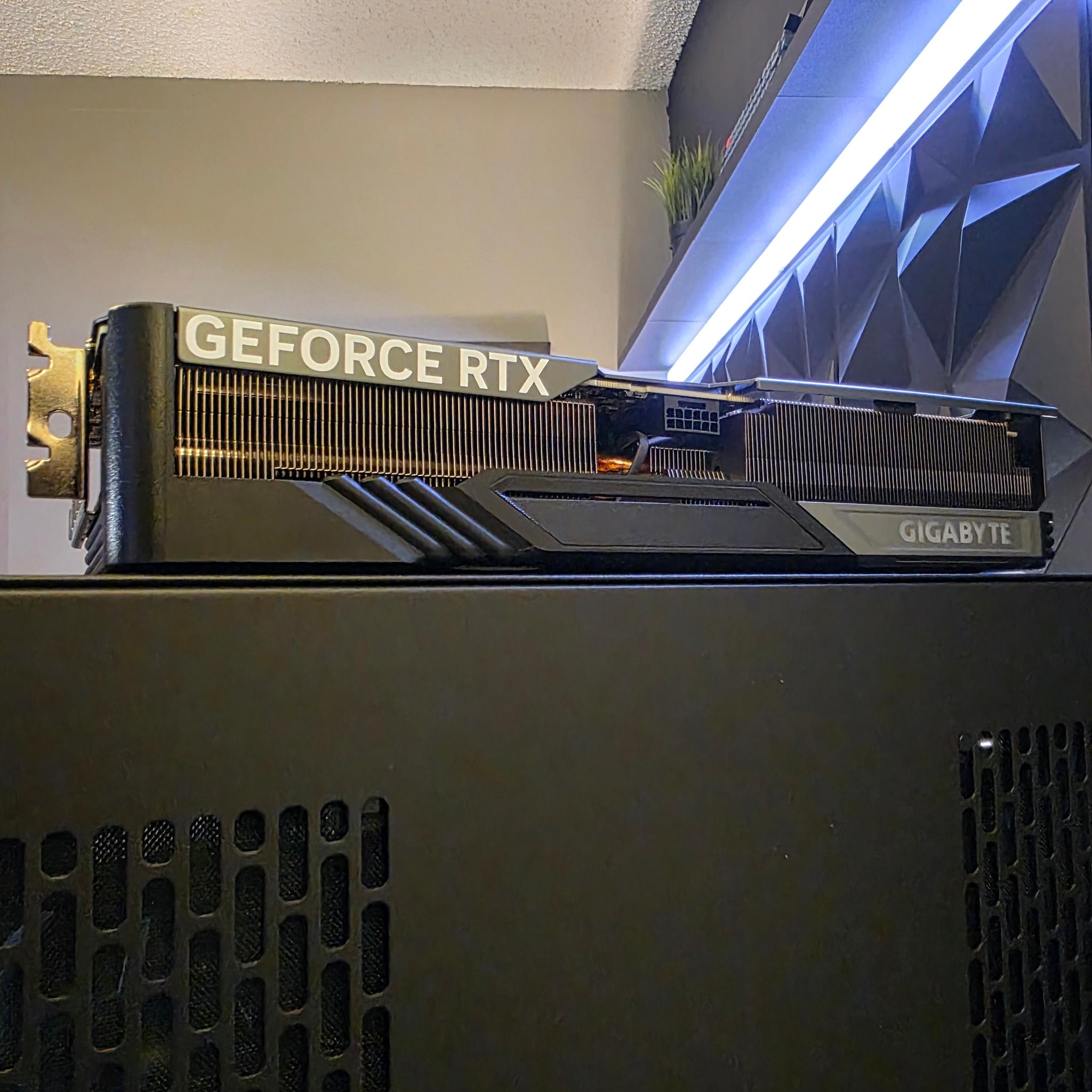 GIGABYTE RTX 4070 TI SUPER