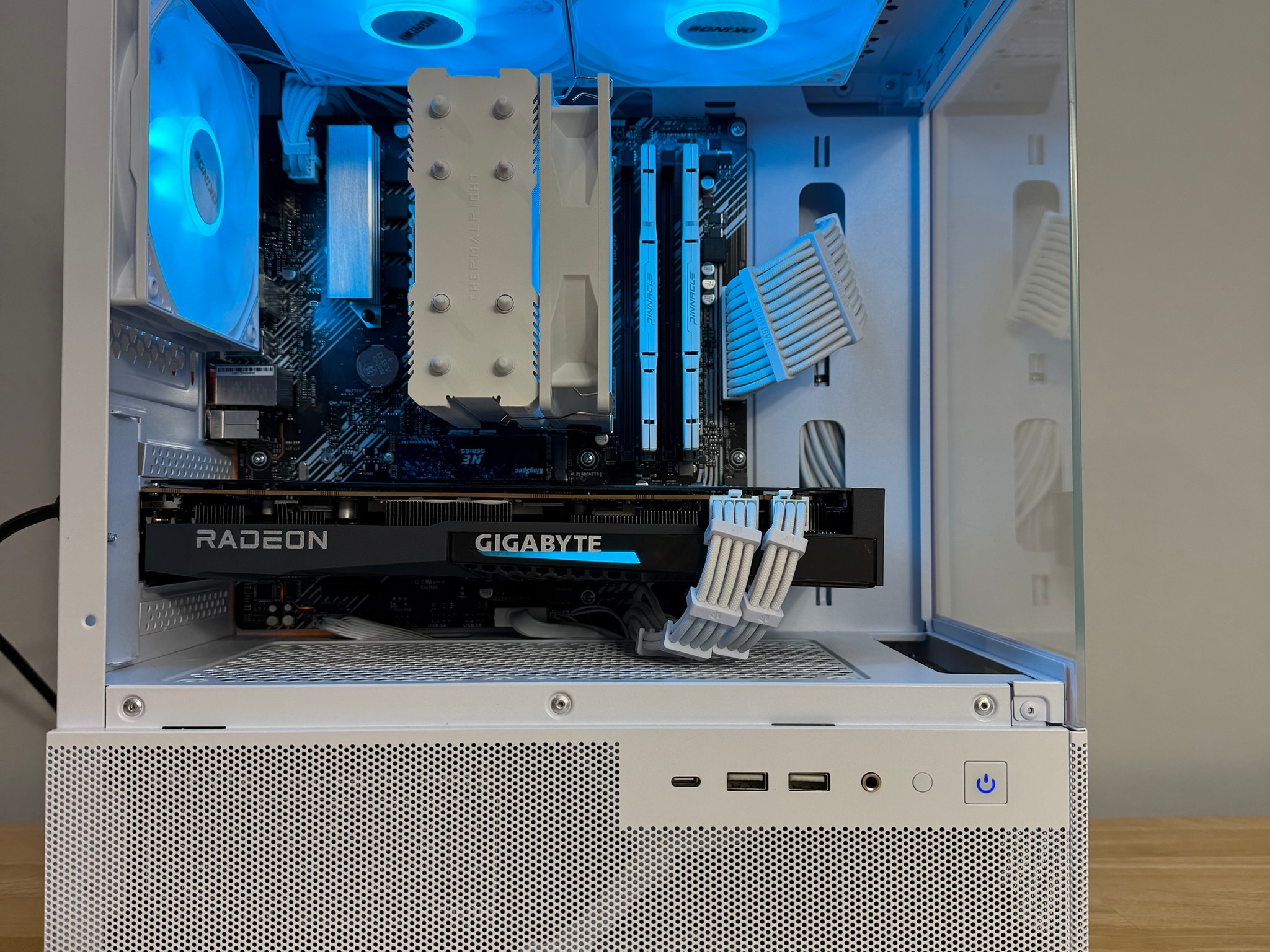 🧊ICE🧊-Mid Range Gaming PC-Ryzen 5 3600X-RX 6700 xt-1TB SSD-16GB Ram