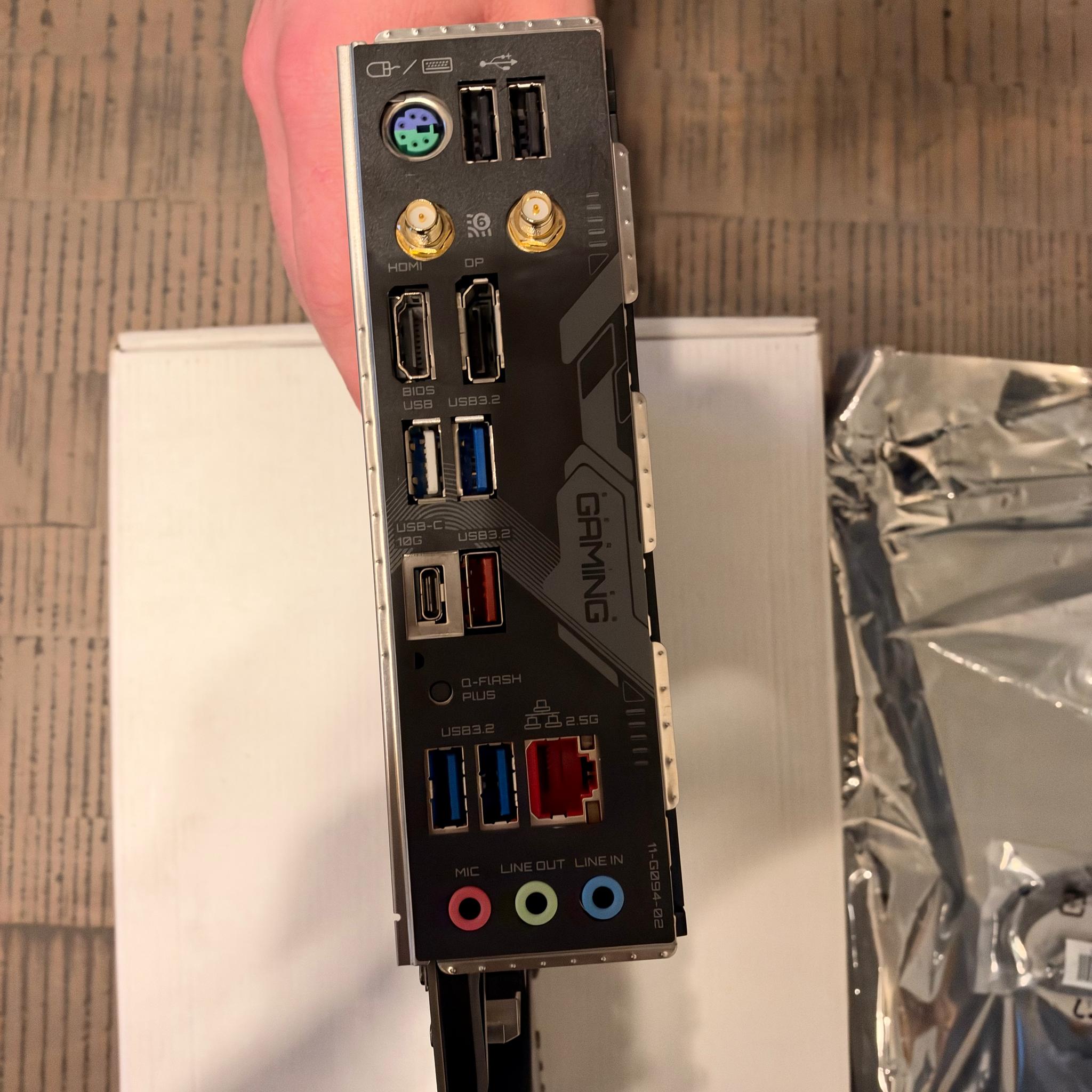GIGABYTE B650 GAMING X AX V2