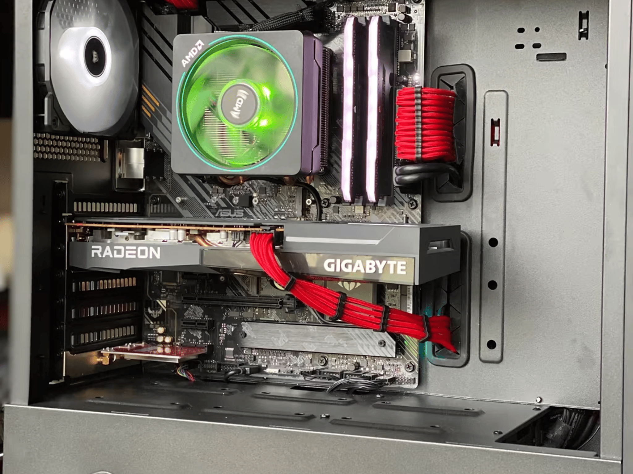 Ryzen 7 3700x and RX 6600 Custom Build!