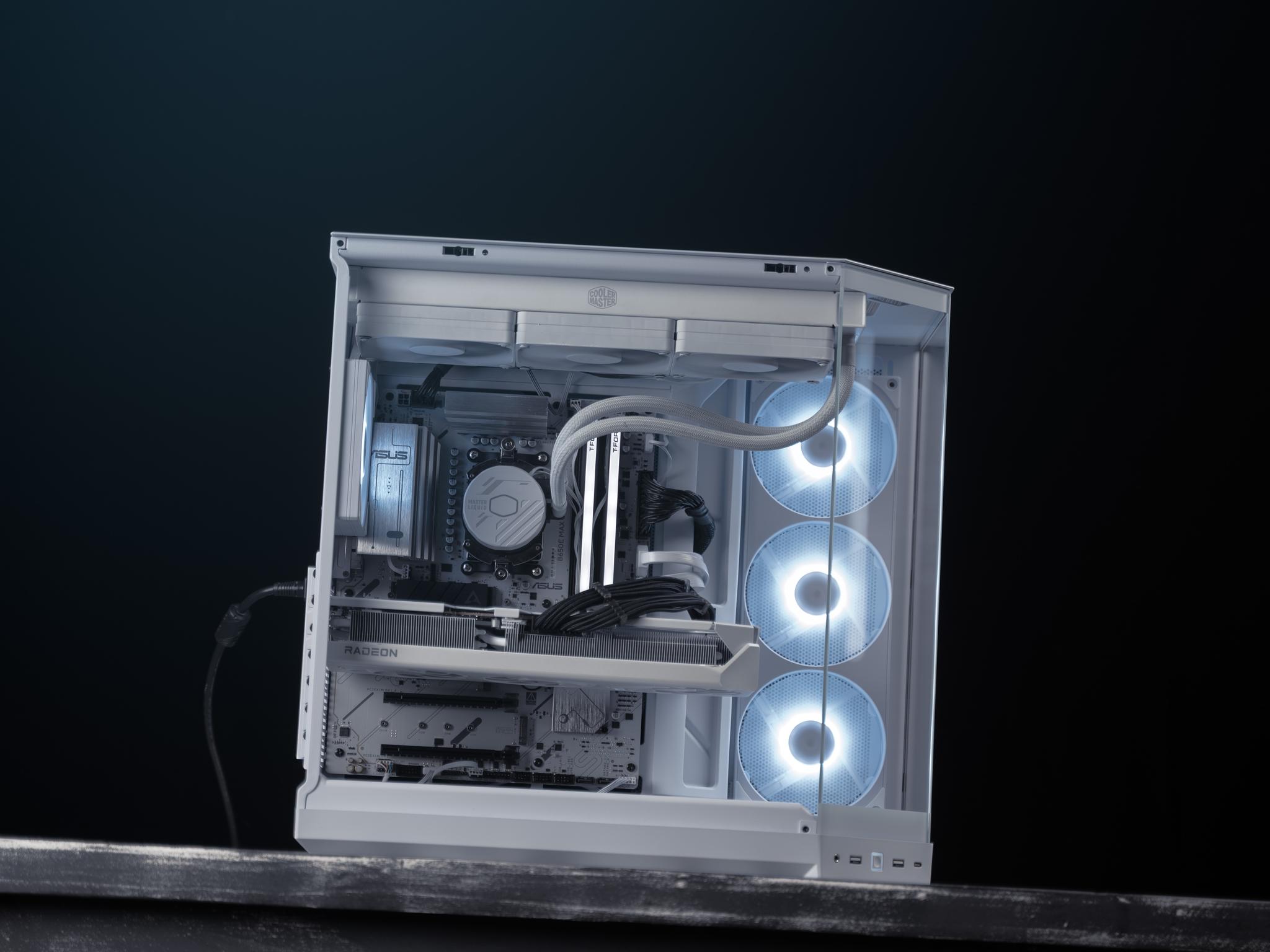 \ PF-20 / RX 9070 XT Ryzen 9 9900X  2TB 32GB DDR5 Windows 11 4K Gaming PC Powerstation