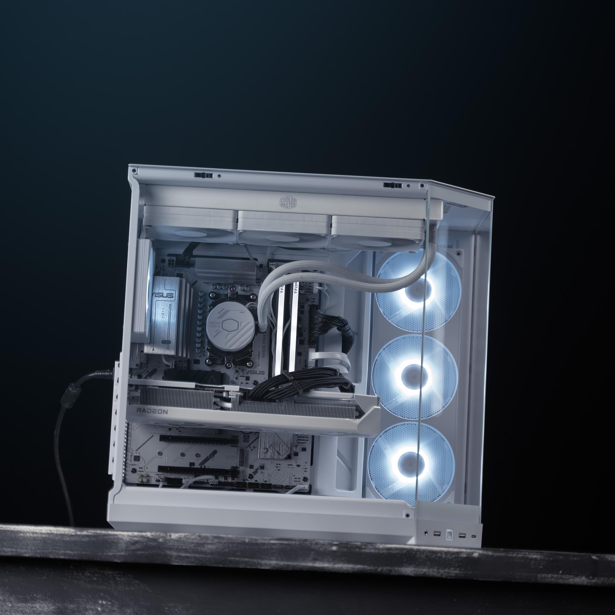 \ PF-20 / RX 9070 XT Ryzen 9 9900X  2TB 32GB DDR5 Windows 11 4K Gaming PC Powerstation