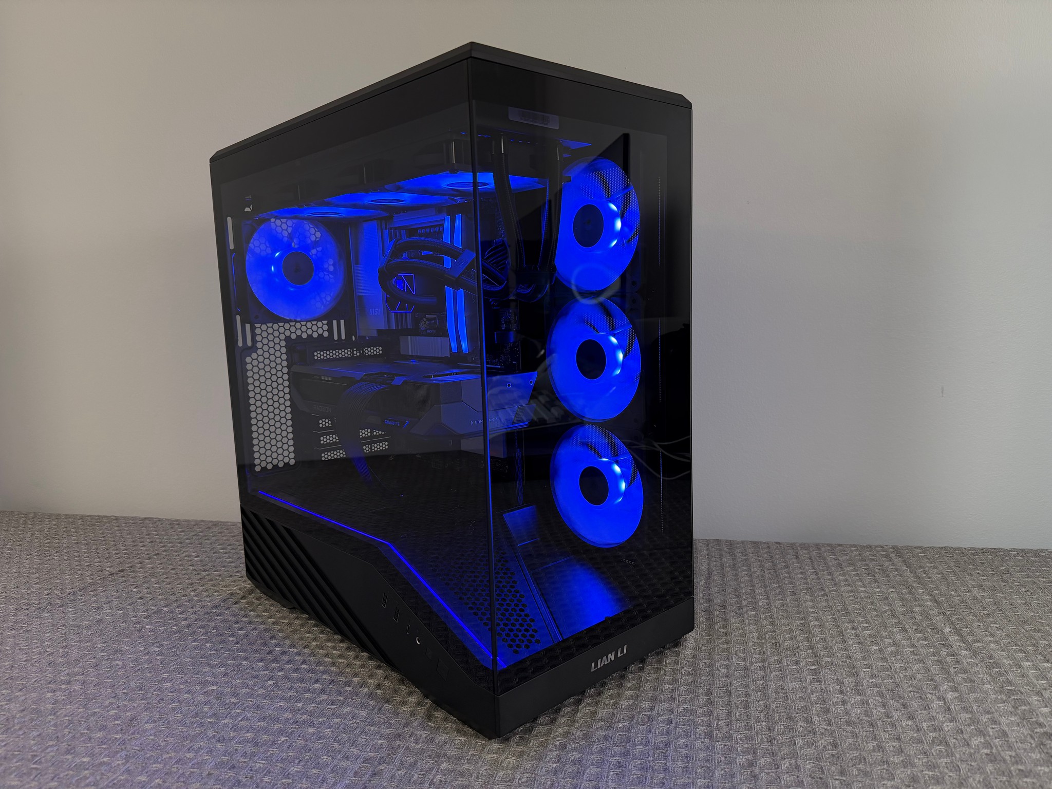RX 9070 XT 16GB OC • RYZEN 7 9800X3D • X870-P WIFI • 32GB DDR5 • 2TB SSD • 360MM AIO • NEW GAMING PC