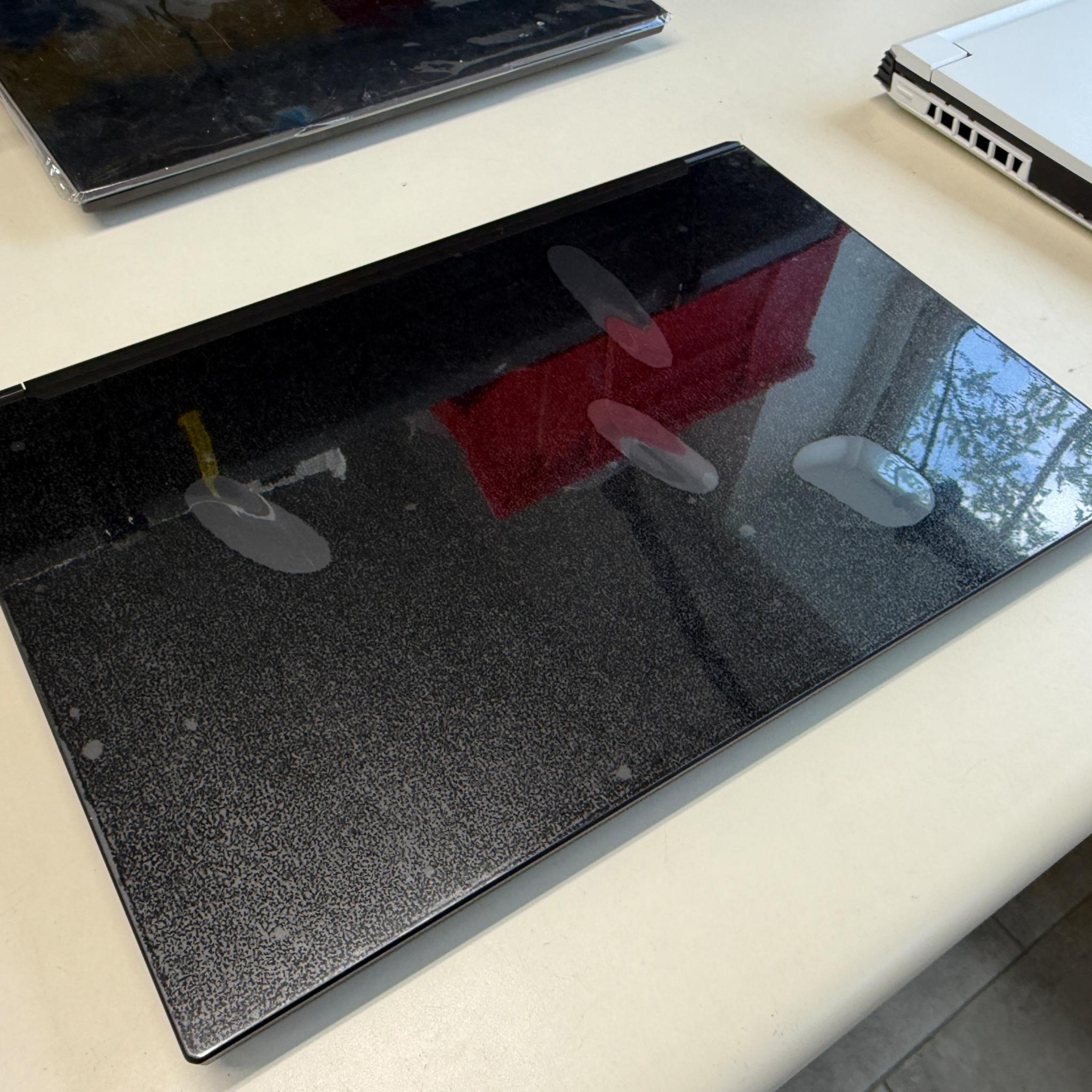 Eluktronics Max-17, i7-10875H, RTX 2080 Super, 32GB RAM, 1080p, 144HZ