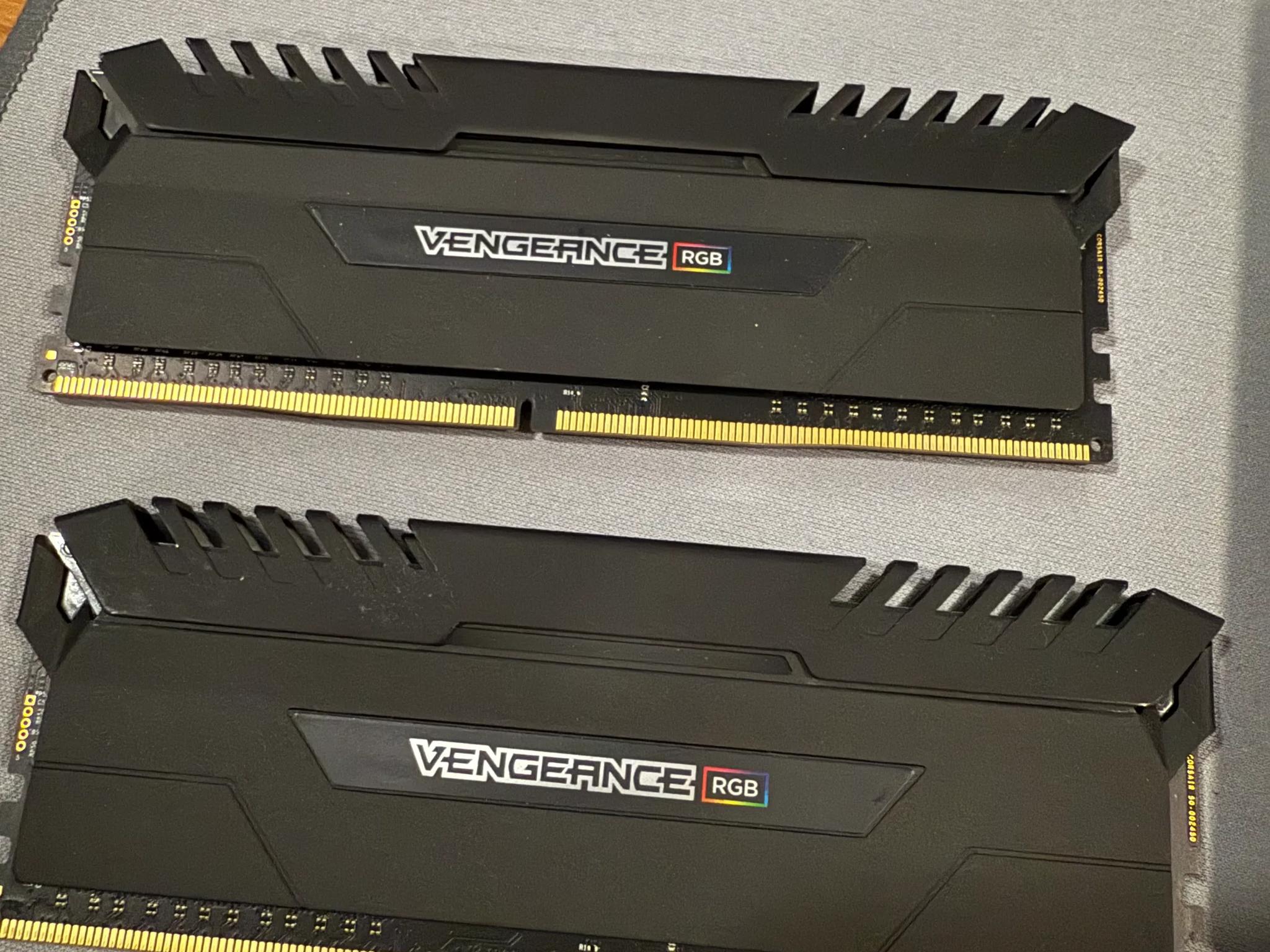 Corsair Vengeance RGB DDR4-3200 16GB (2x8)