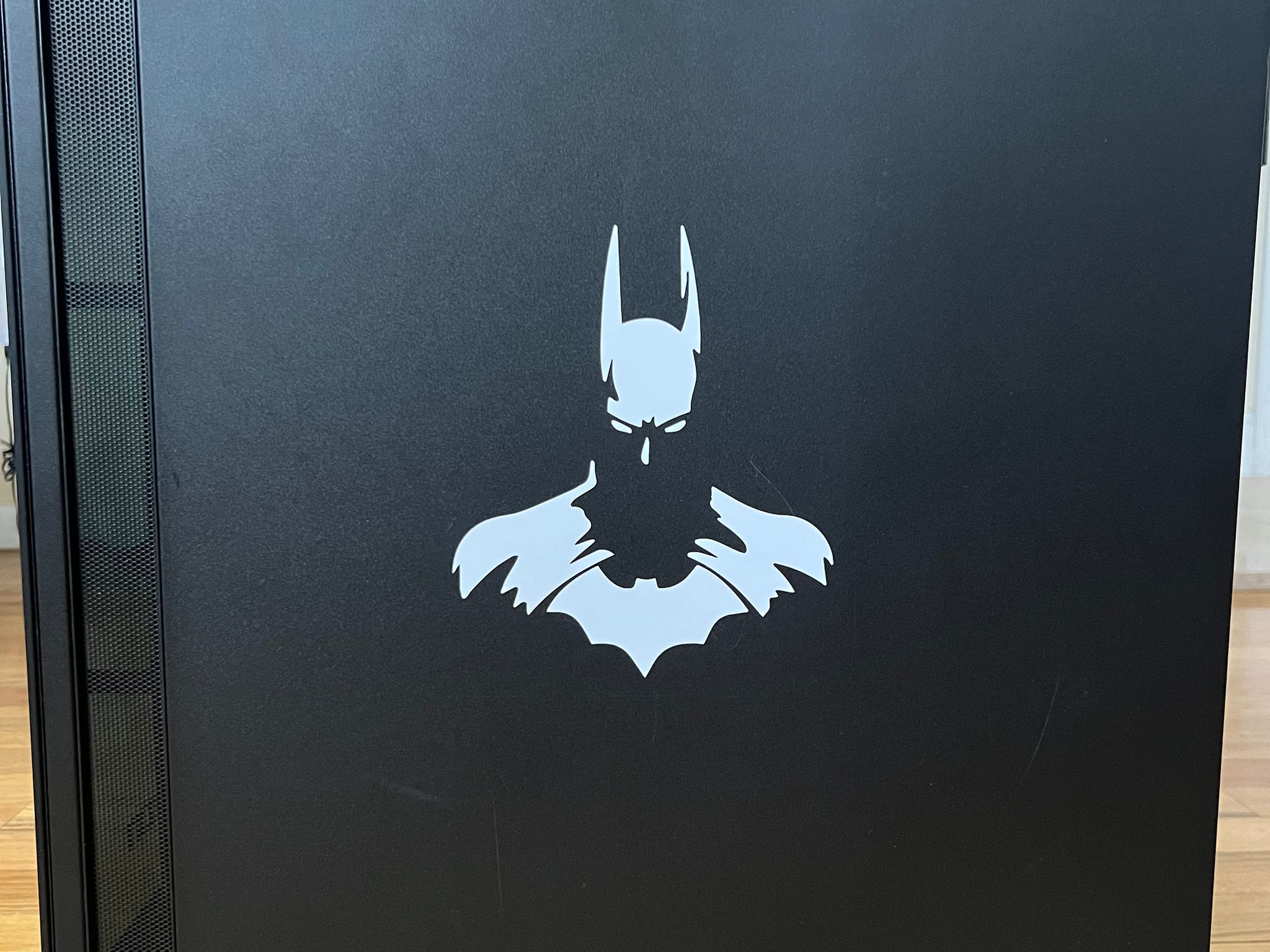 “The Batman” Ryzen 7 7800X3D, RX 7800 XT, 32GB DDR5, 1.5TB NVMe