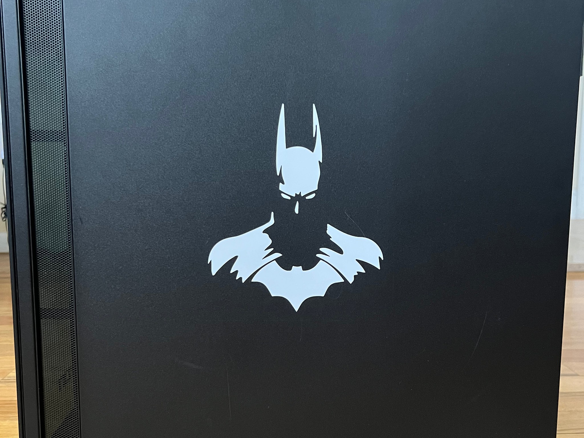“The Batman” Ryzen 7 7800X3D, RX 7800 XT, 32GB DDR5, 1.5TB NVMe
