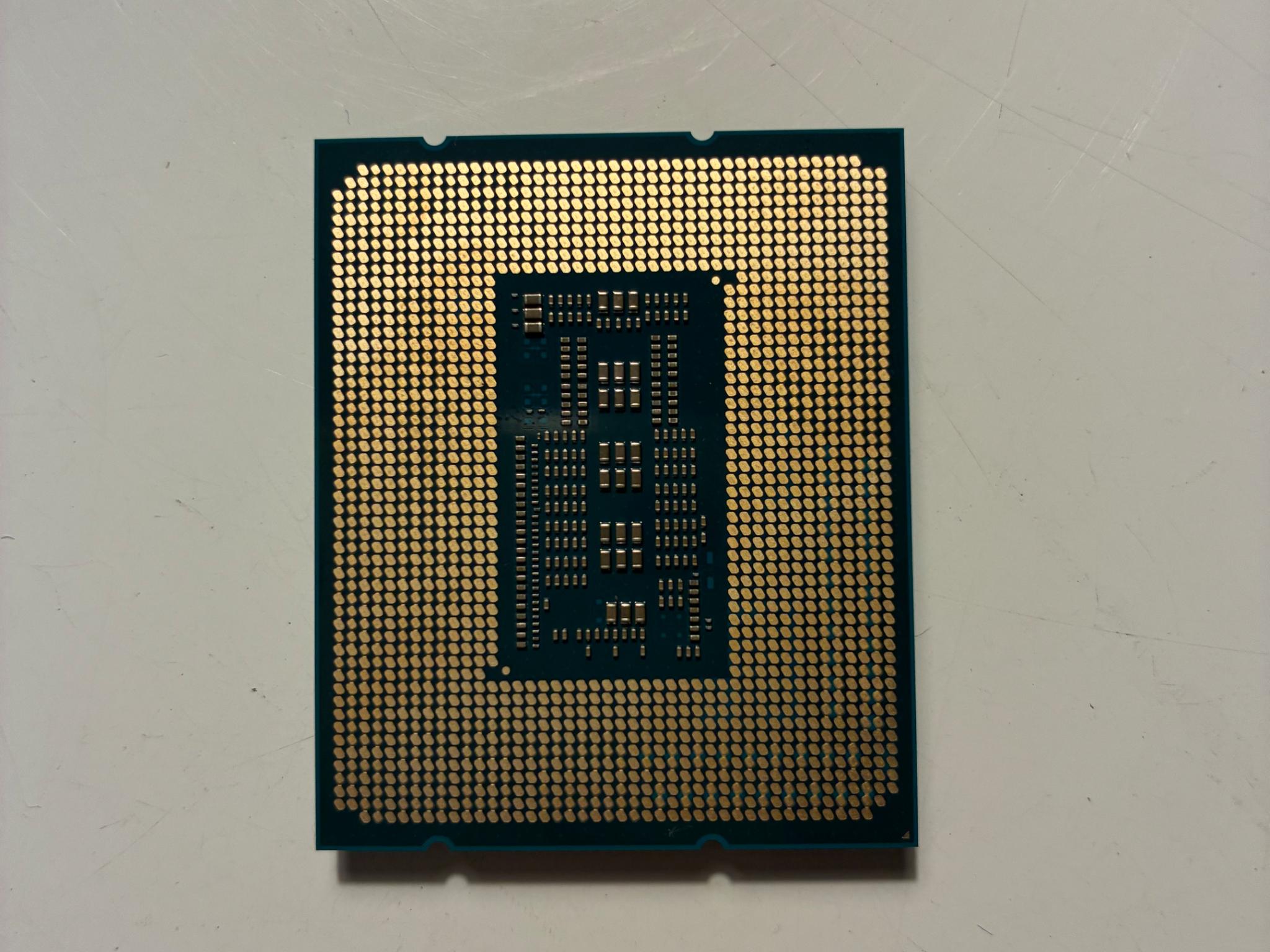 i7-13700KF - LGA 1700 CPU