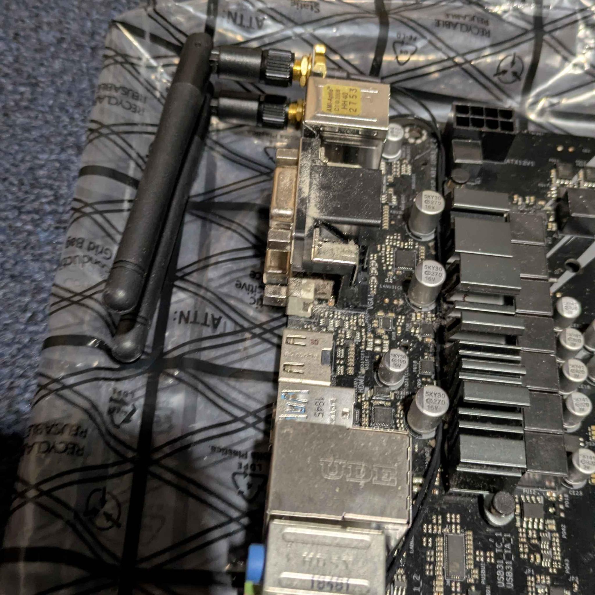 ASRock Z390 Wifi Phantom Gaming 4 Motherboard + Intel 9700k