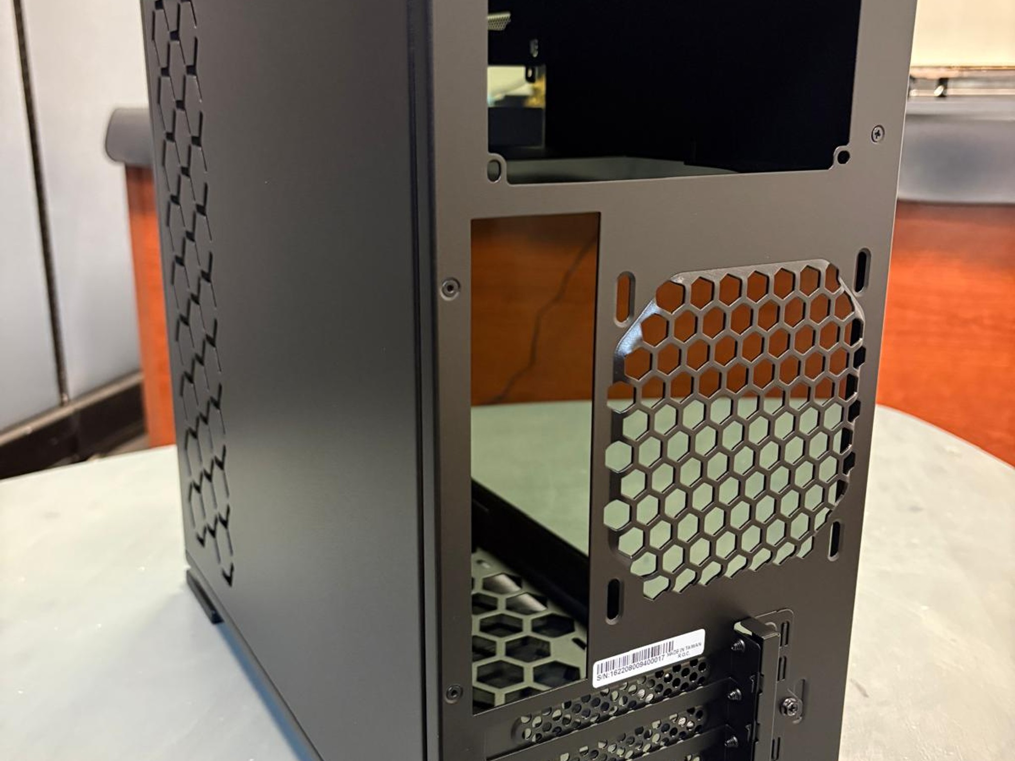 InWin 301 Black Tempered Glass -Micro ATX Tower Gaming Computer Case - OPEN BOX