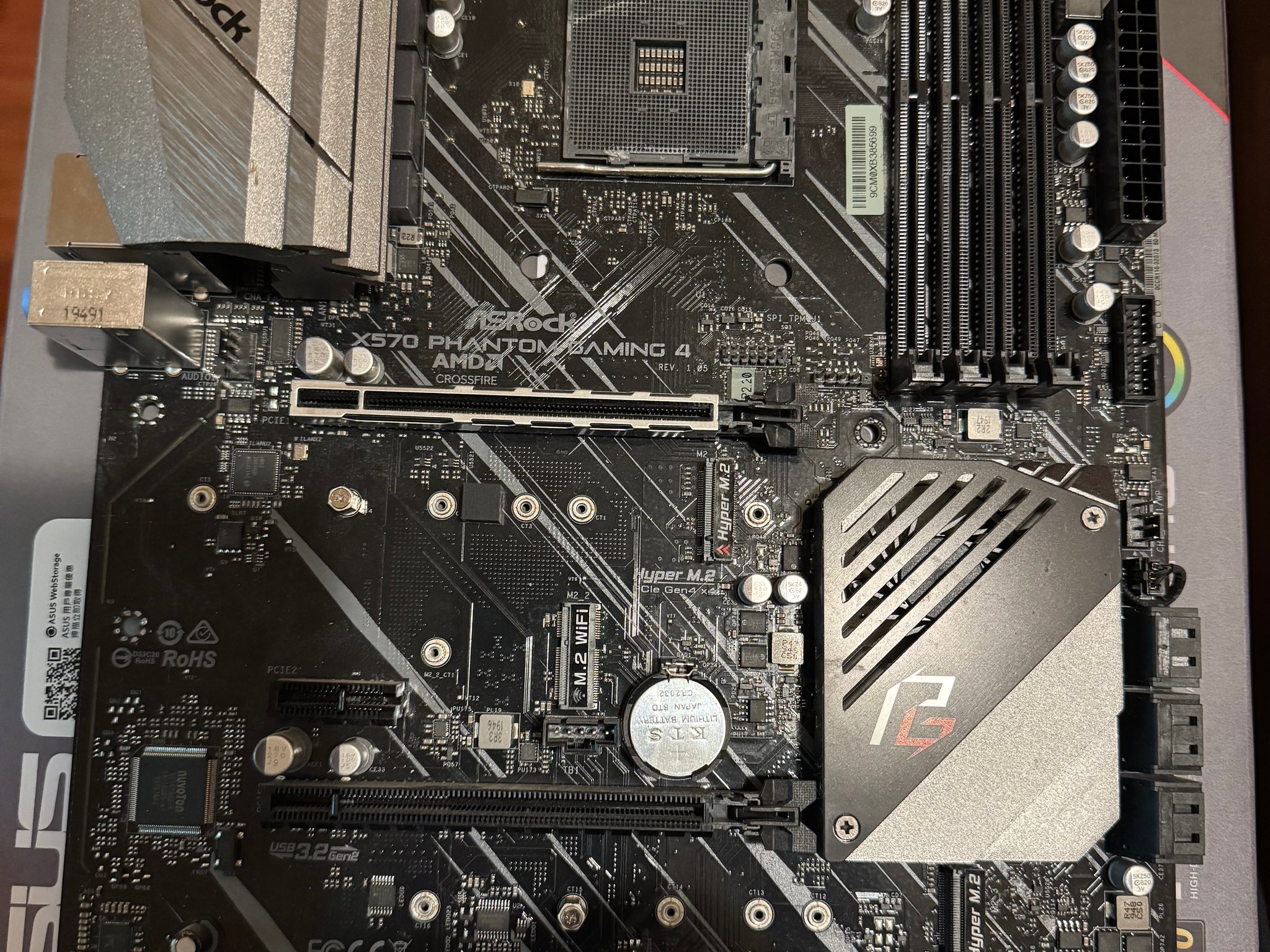 ASRock X570 Phantom Gaming 4 ATX Motherboard AMD Socket AM4 PCIe 4.0 M.2 DDR4