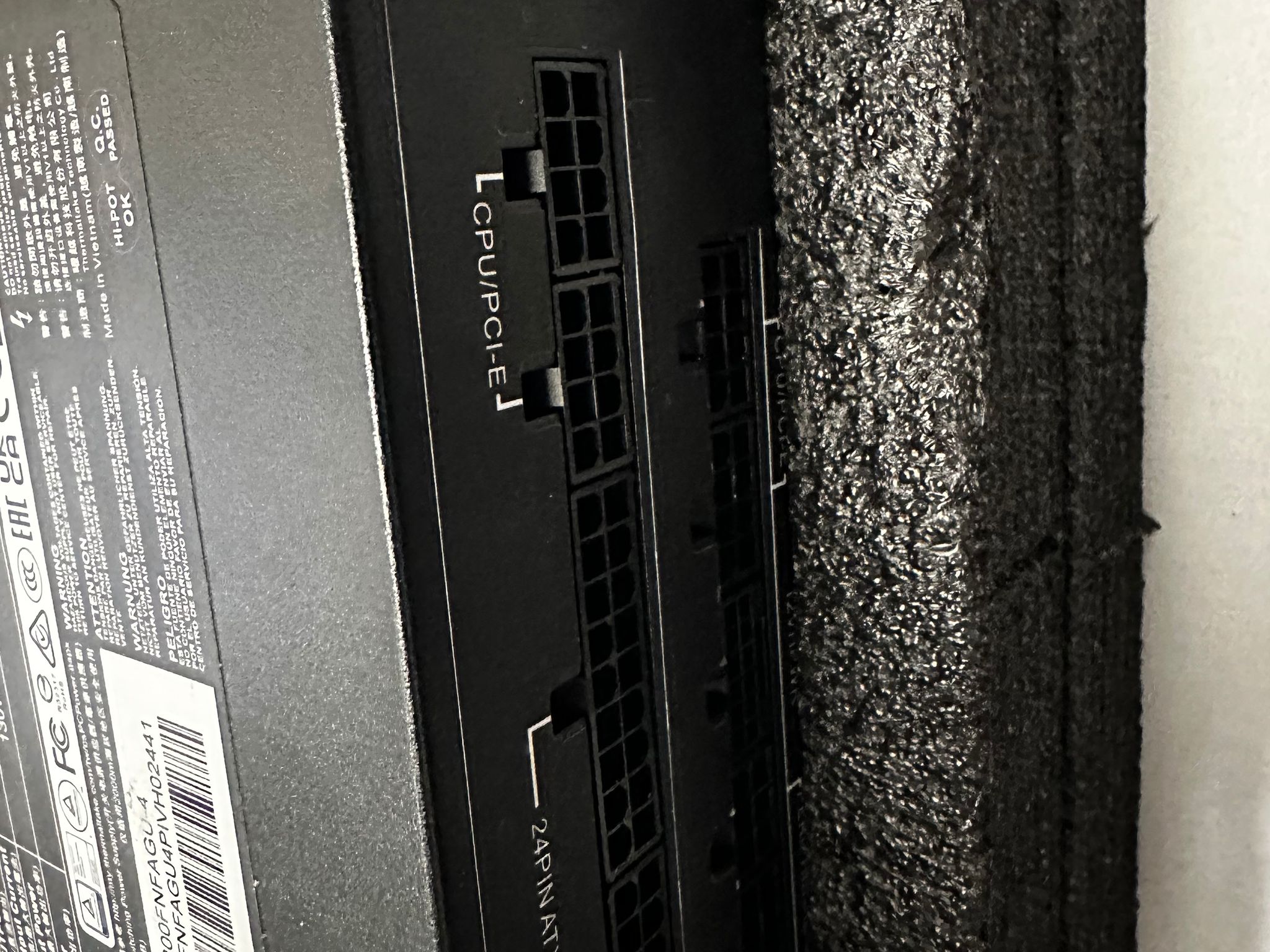 Thermaltake Toughpower GF3 1200W (missing cables)