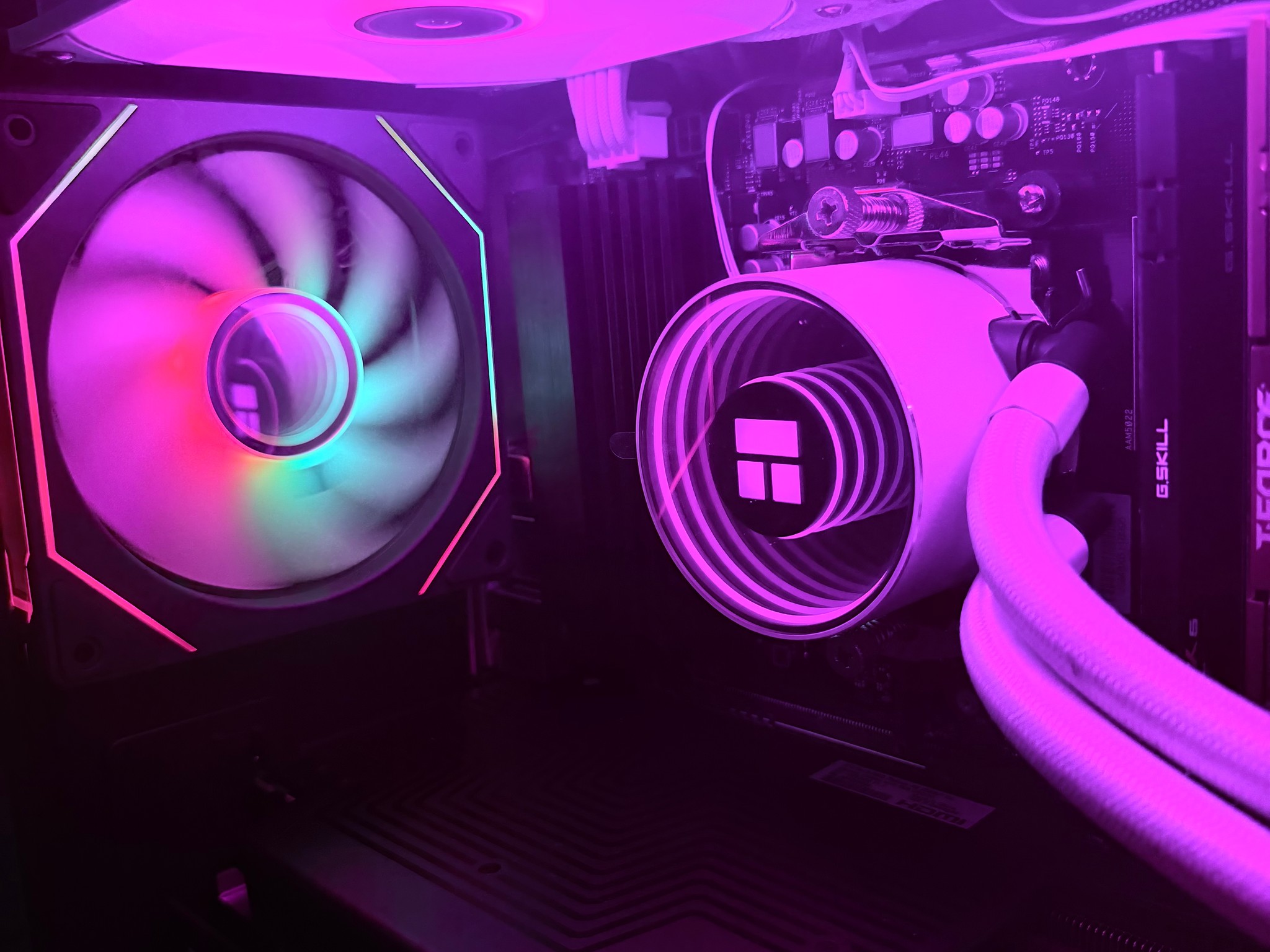 🔵"Void Aurora"⚫️| 1440p Gaming | Ryzen 5 7500X3D | RX 9060 XT |322GB DDR5 | 2.5TB Storage