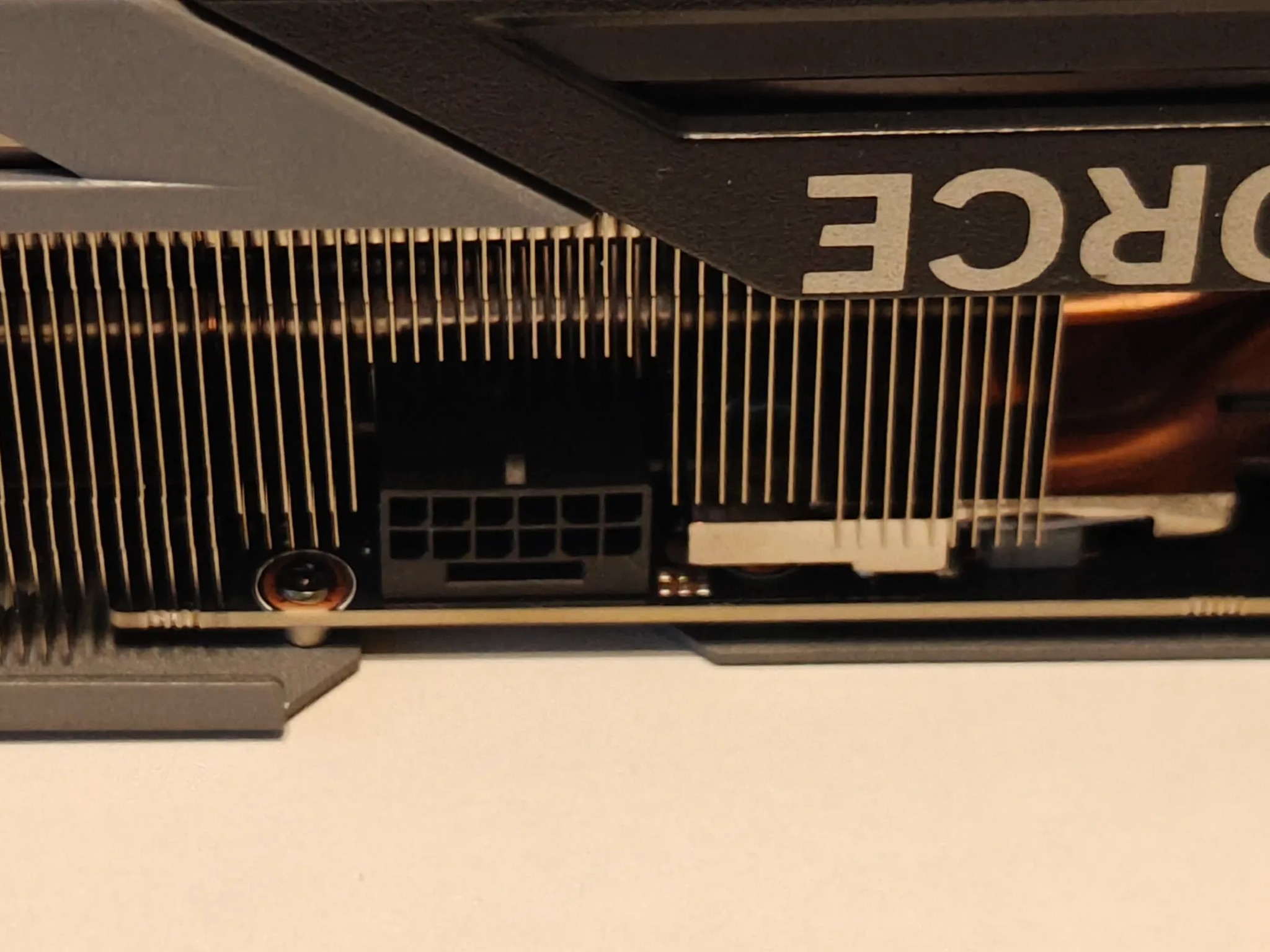 GIGABYTE GAMING GeForce RTX 4090 24GB GDDR6X (OPEN BOX, RETAIL BOX DAMAGE)