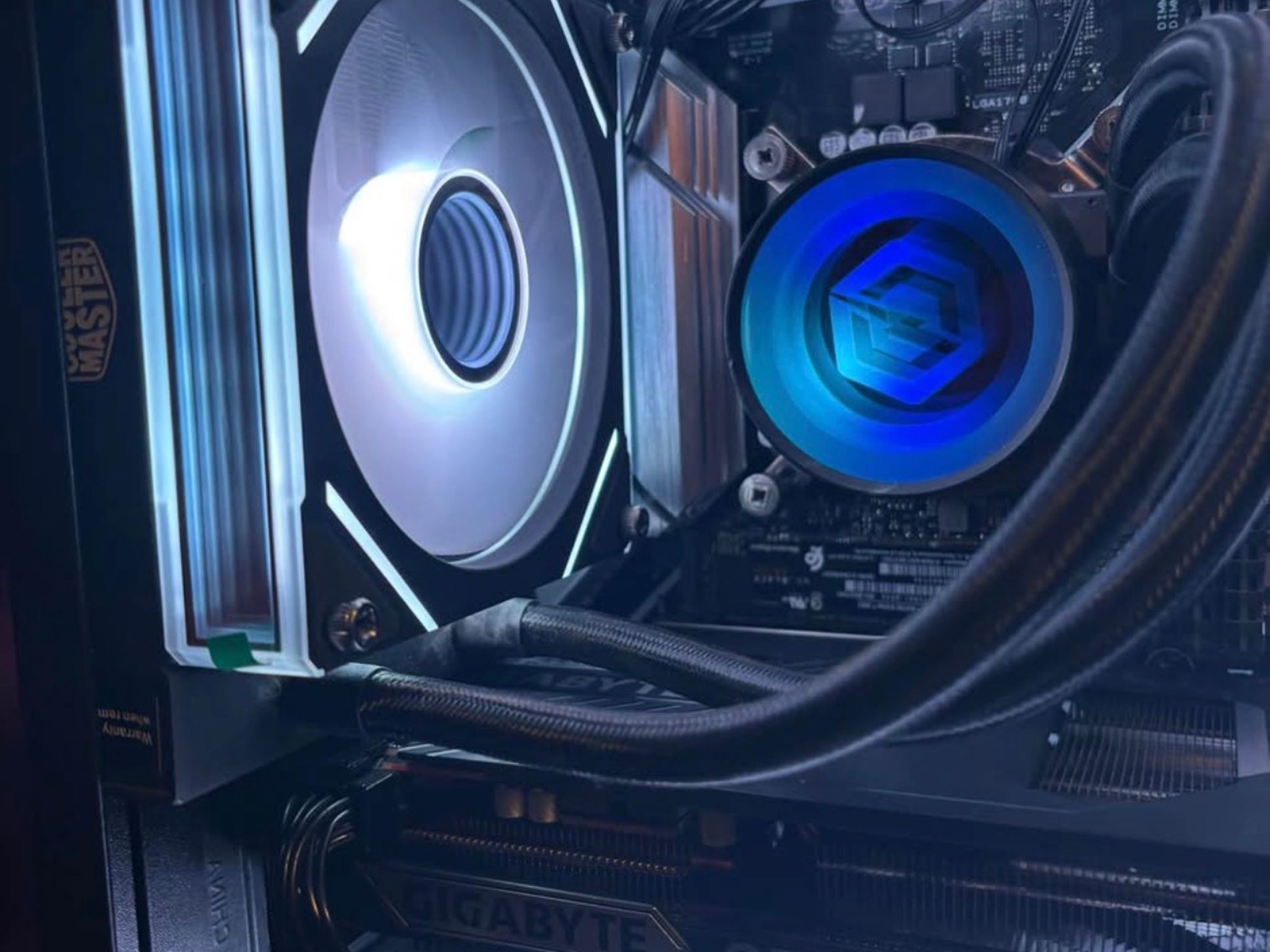 GeForce RTX 5060 Custom Gaming PC - Core i5-14400F