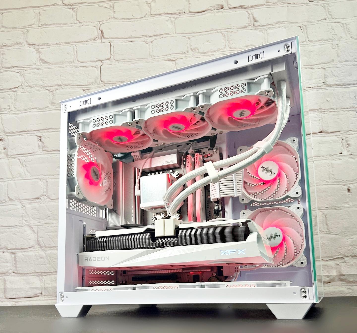 Ryzen 9800X3D RX 9070 XT 32GB DDR5 2TB M.2 WIFI 6E Win 11 Pro