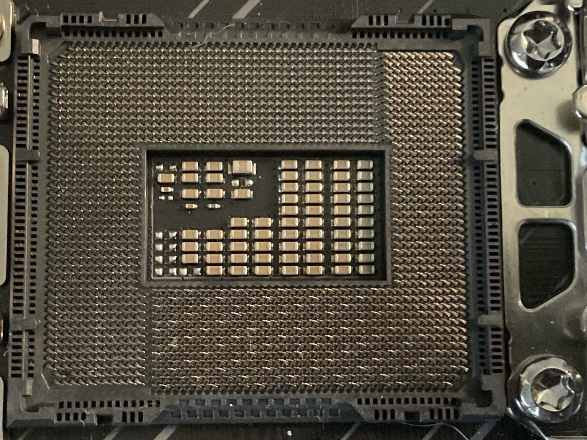 For sale: Like New, Asus TUF Gaming Z690 Plus WiFi D4 Motherboard