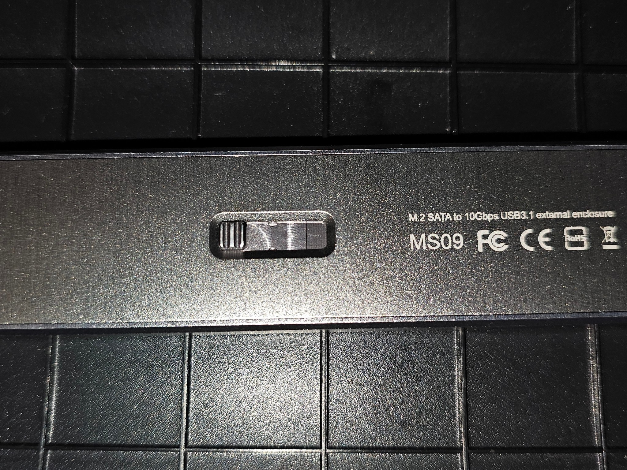 WD Blue 1TB SATAIII M.2 2280 SSD (With Silverstone MS09 M.2 SATA To 10Gbps USB3.1 Enclosure)